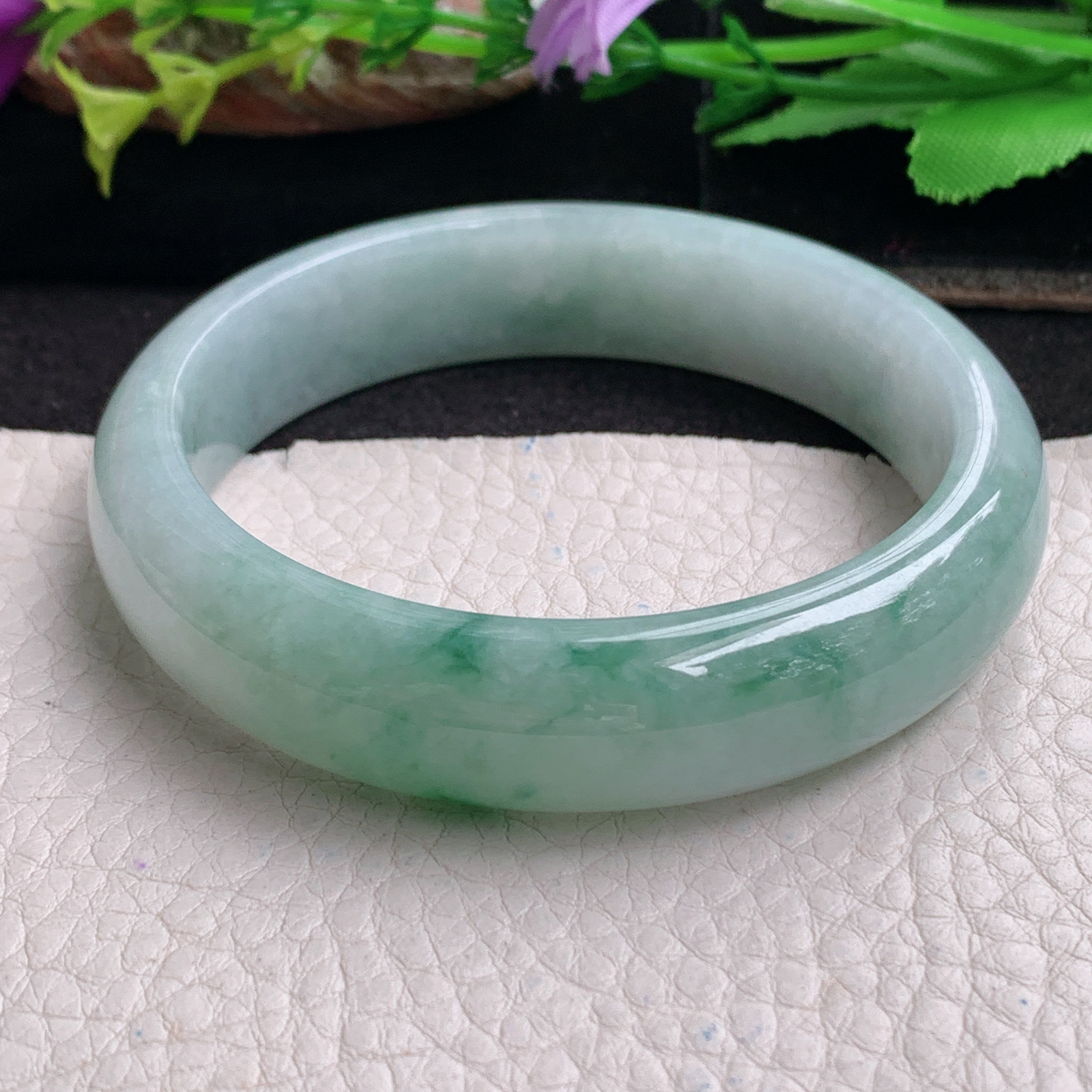 js实拍58*14*7.5平安镯 天然翡翠a货手镯胶感飘花正圈玉镯子