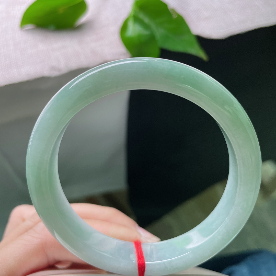 58.3/12/8.4，蓝底正圈，时尚，肉细种老，腕间一抹蓝，温柔又耐看。，ss47926a