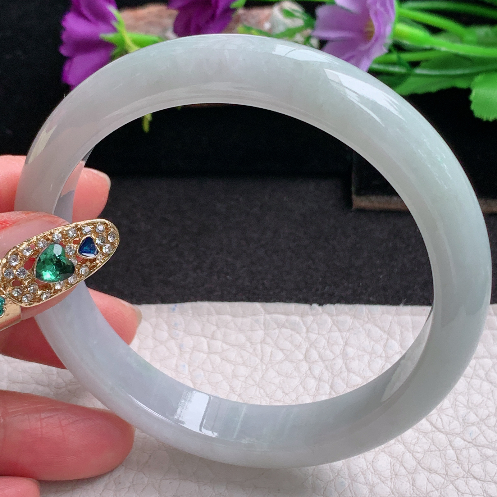 ll大圈口62*12*8平安镯 天然缅甸翡翠a货手镯浅绿大气正圈玉镯子