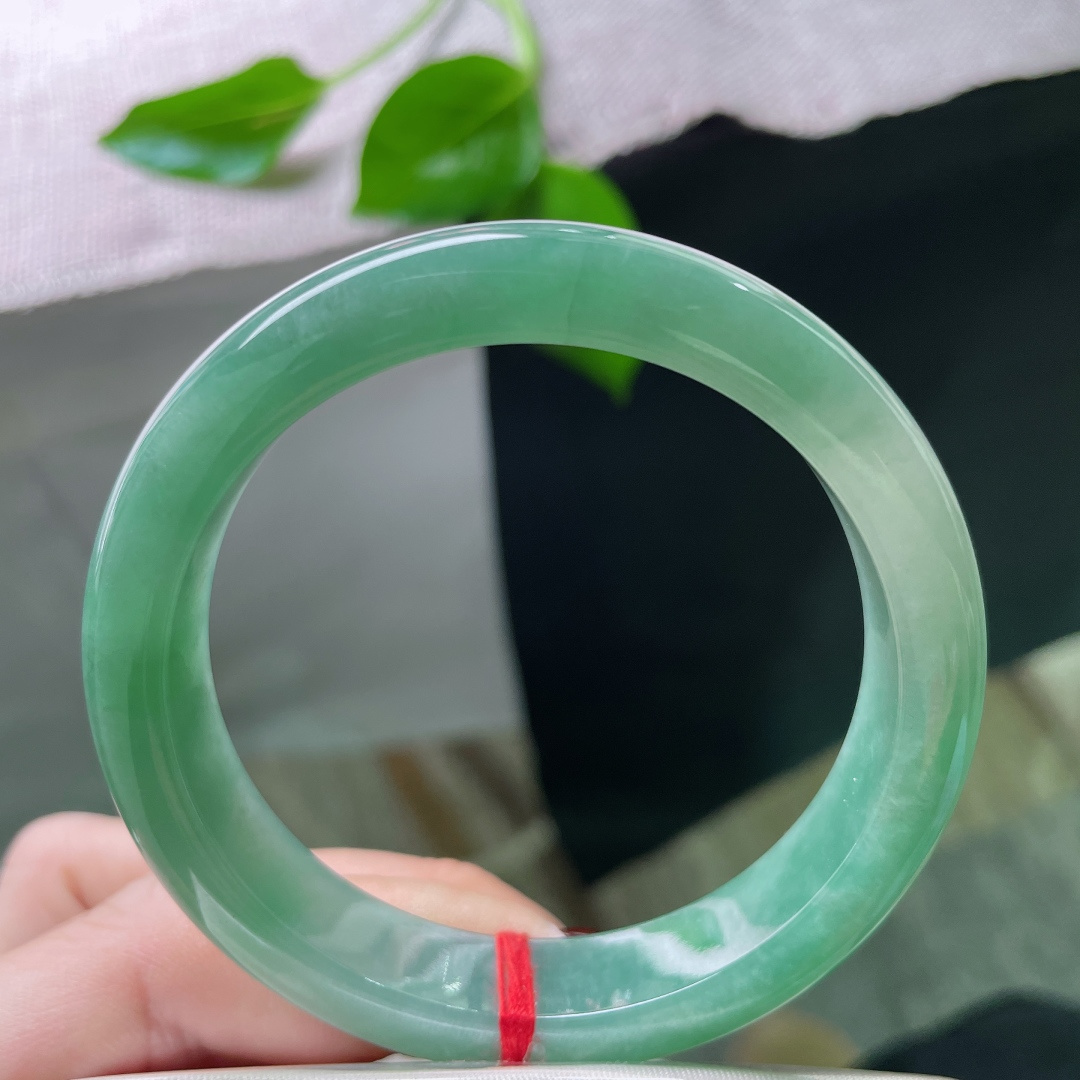 54.5/11.6/8，湖水蓝正圈，种老，把天空揉碎了，撒成一湖的蓝挂在腕间，皮纹，ss50149a