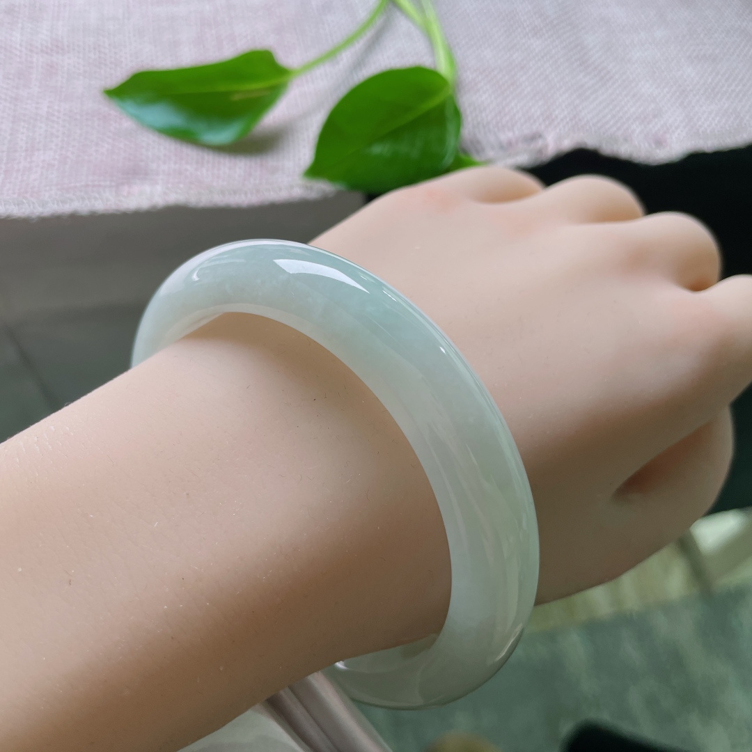 60.1/12.2/8.8淡绿底正圈，水润细腻，清雅大方，贵气，皮纹，ss48947a