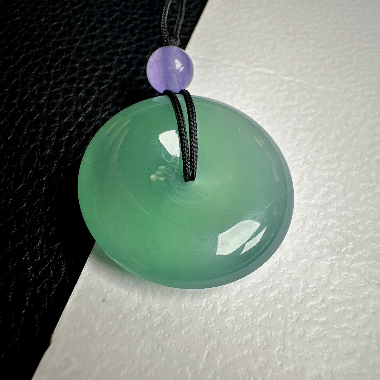 【冰种晴绿平安扣】质地细腻，品质很好，冰感十足，胶感明显，收藏品质