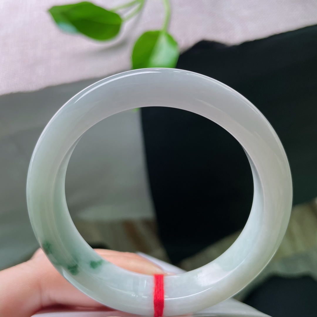 53.8/12/8.2，飘花正圈，肉质细腻，厚装，一缕烟，一痕影。皮纹，ss49118a