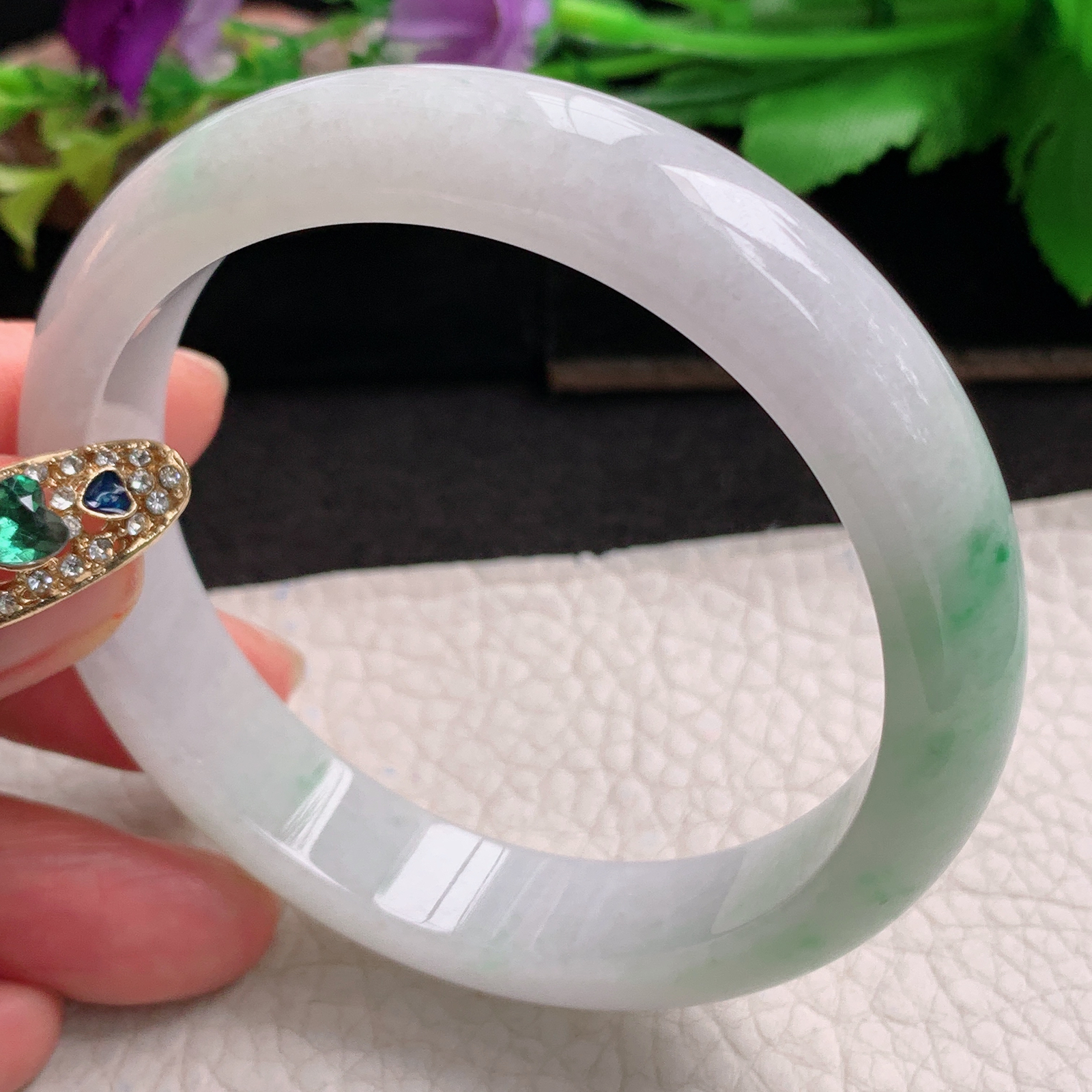 js实拍58*12.5*7.5平安镯 天然缅甸翡翠a货手镯飘绿丶灵动正圈玉镯子