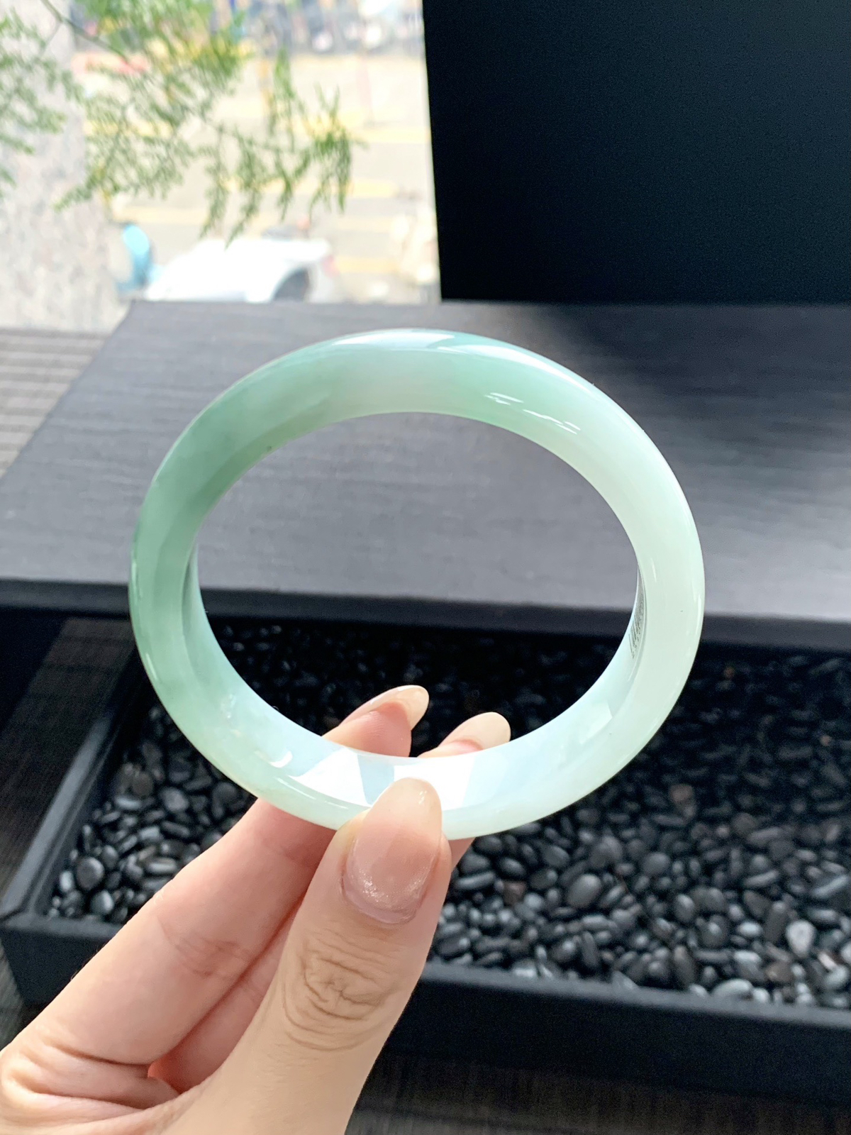 【宽版半山水手镯】
子规声里雨如烟湖水清清 宛如身临其境 一片安宁祥和之美
【尺寸】58-13-7.5mm