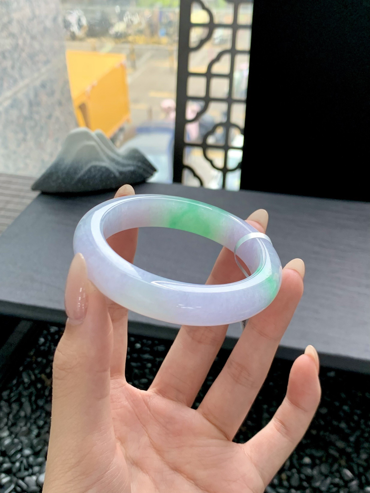 【冰浓春彩手镯】
闻道春还未相识🪸专属你的浪漫童话 翡翠不语 却醉抚人心让人看了就会不自觉的心生欢喜
【尺寸】52-12-8mm