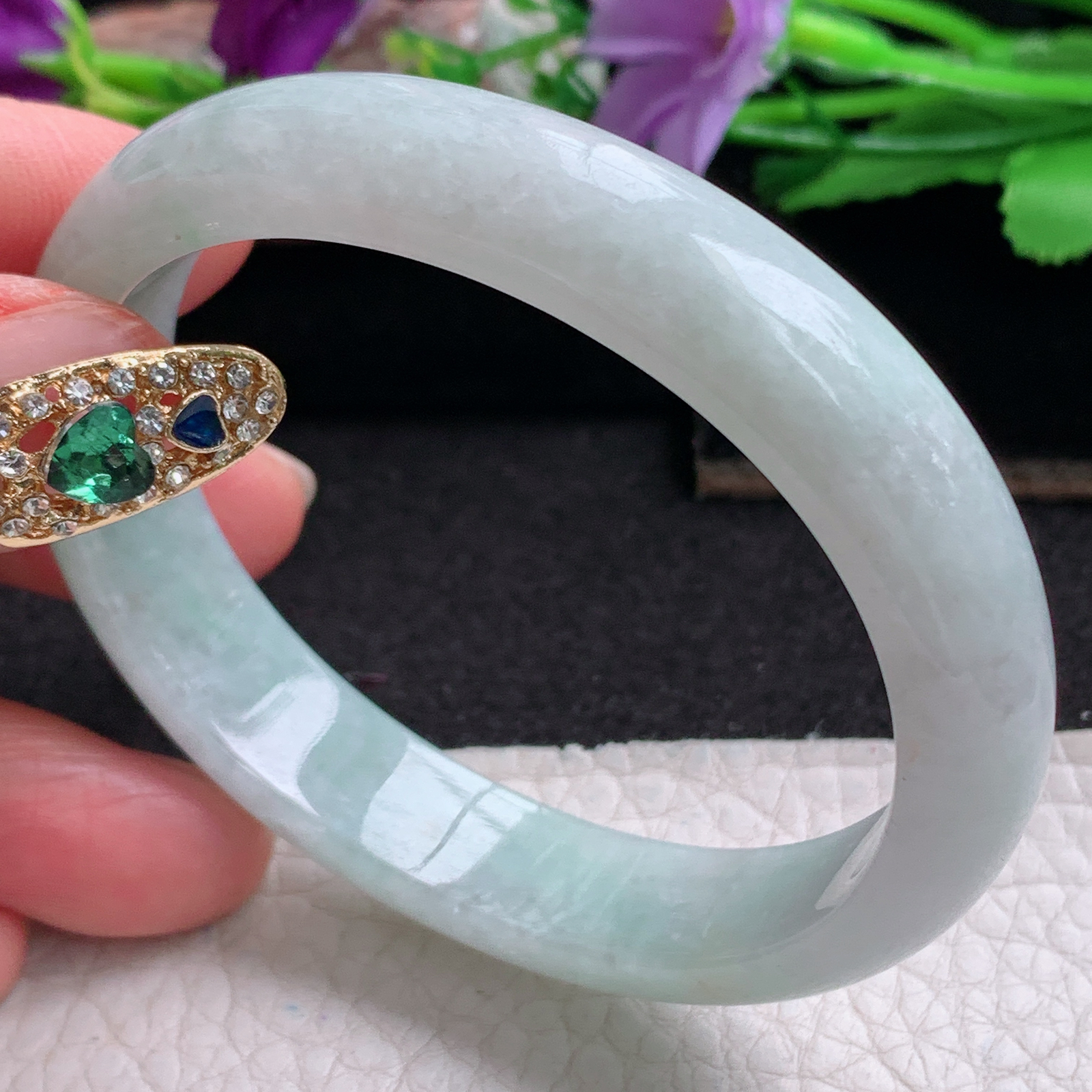 ll清新款55*47*12*7贵妃镯 天然缅甸翡翠a货手镯浅绿蛋形玉镯子