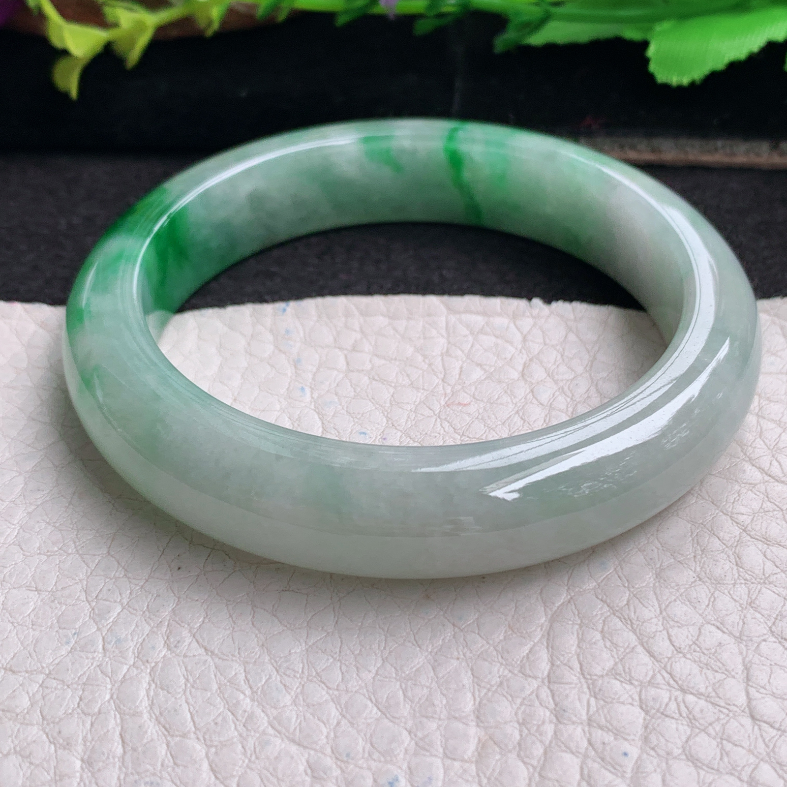 ll实拍56*12.6*8.3平安镯 天然翡翠a货手镯胶感辣绿正圈玉镯子