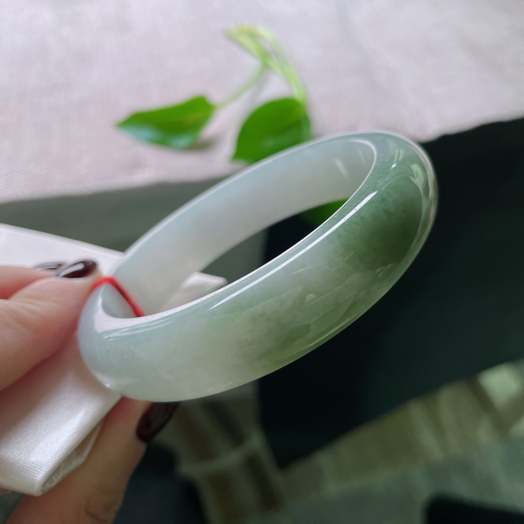 61.4/15.6/8.2，油绿正圈，大圈口，柔润细腻，如远山含黛，海天共存，ss48622a