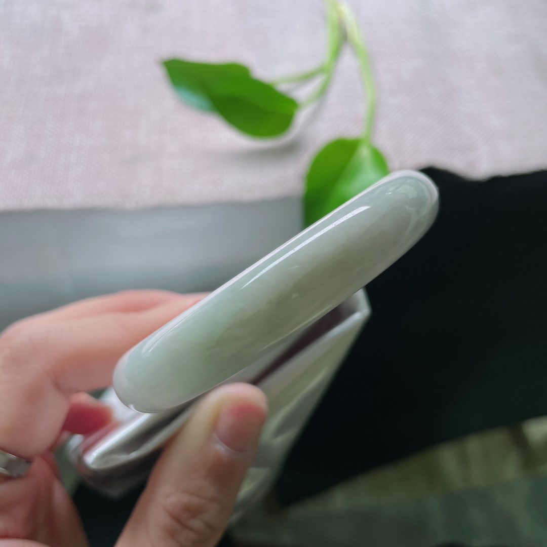 53.8/12/8.2，飘花正圈，肉质细腻，厚装，一缕烟，一痕影。皮纹，ss49118a