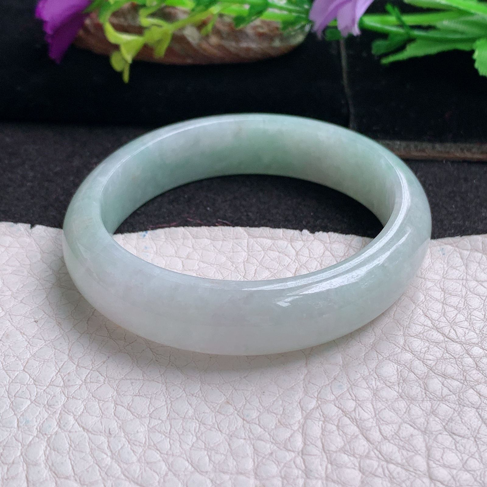 ll清新款55*47*12*7贵妃镯 天然缅甸翡翠a货手镯浅绿蛋形玉镯子