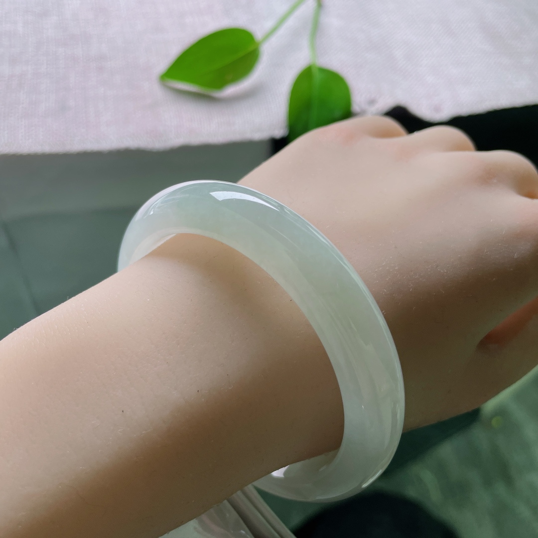 58.2/12.1/8.5，冰晴底正圈，种老，清透泛光，一镯上手，温柔了岁岁年年，ss48483a