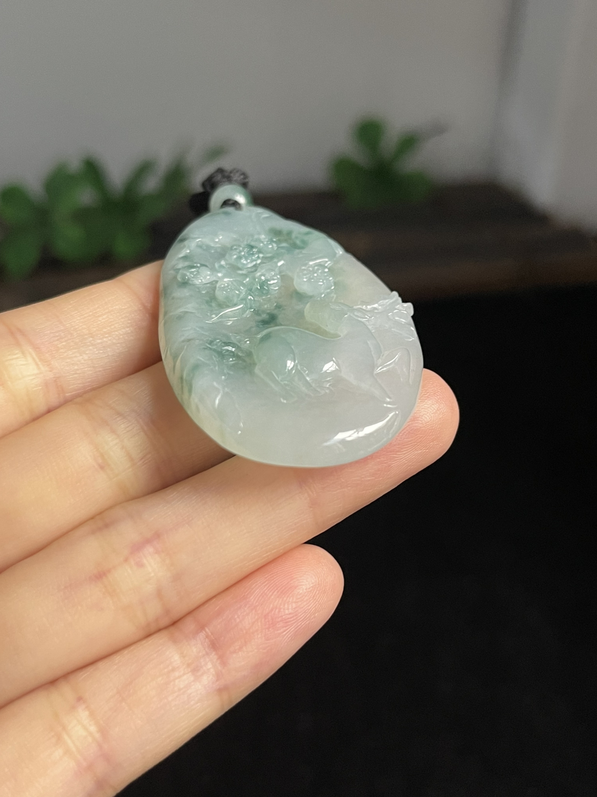 翡翠吊坠，配珠未测