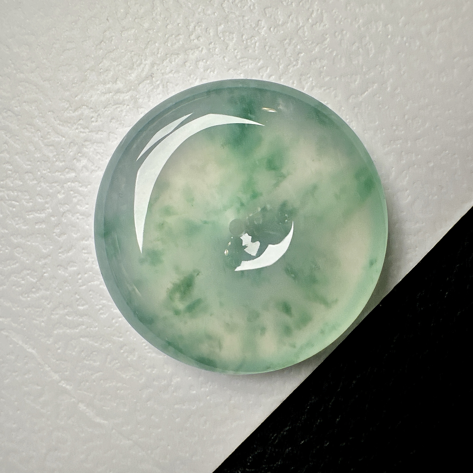 【冰种飘花平安扣】质地非常细腻干净，冰润十足，种老冰透，收藏品质