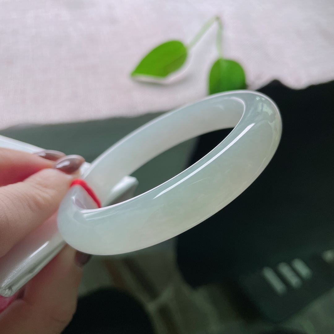 58.2/12.1/8.5，冰晴底正圈，种老，清透泛光，一镯上手，温柔了岁岁年年，ss48483a