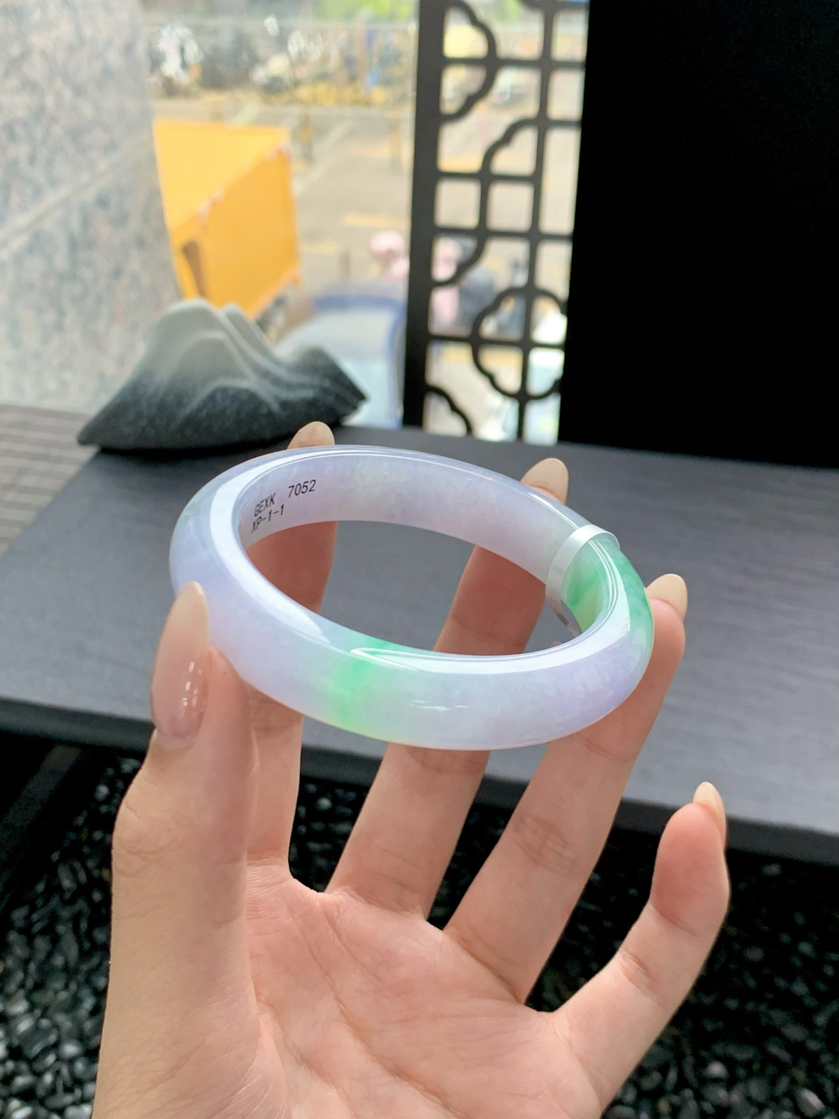 【冰浓春彩手镯】
闻道春还未相识🪸专属你的浪漫童话 翡翠不语 却醉抚人心让人看了就会不自觉的心生欢喜
【尺寸】52-12-8mm