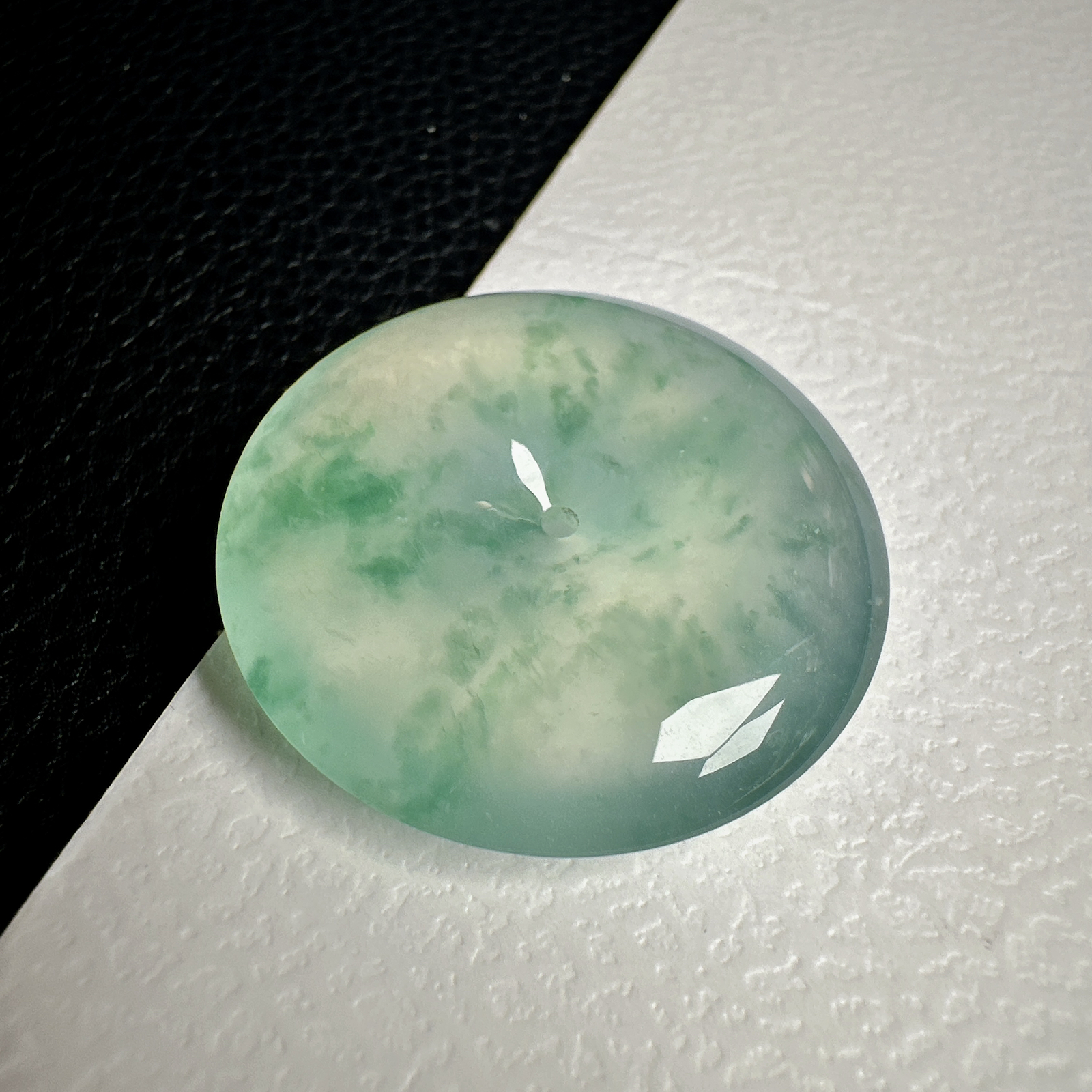 【冰种飘花平安扣】质地非常细腻干净，冰润十足，种老冰透，收藏品质