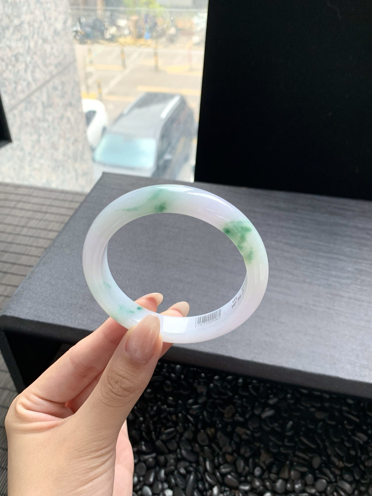 【冰飘花手镯】
天涯何处无芳草如花似梦 游于水中的花盛开绽放水上生花 宛如一幅完整的山水画卷
