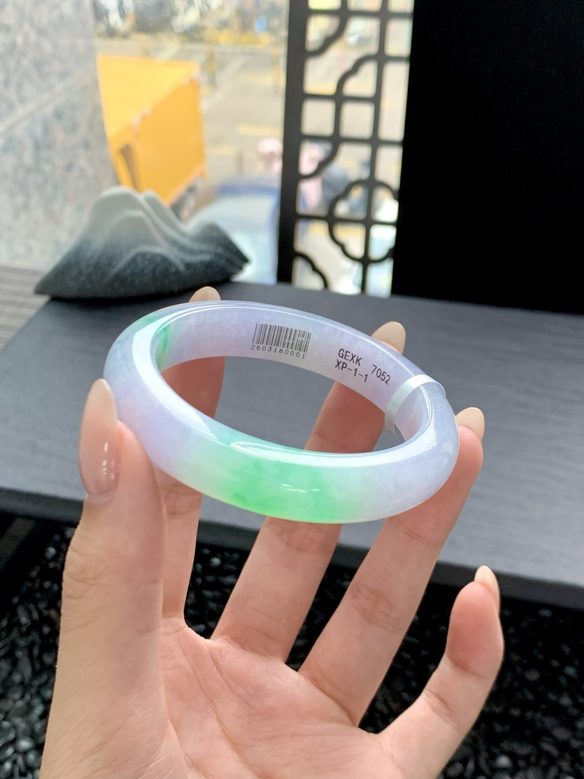 【冰浓春彩手镯】
闻道春还未相识🪸专属你的浪漫童话 翡翠不语 却醉抚人心让人看了就会不自觉的心生欢喜
【尺寸】52-12-8mm