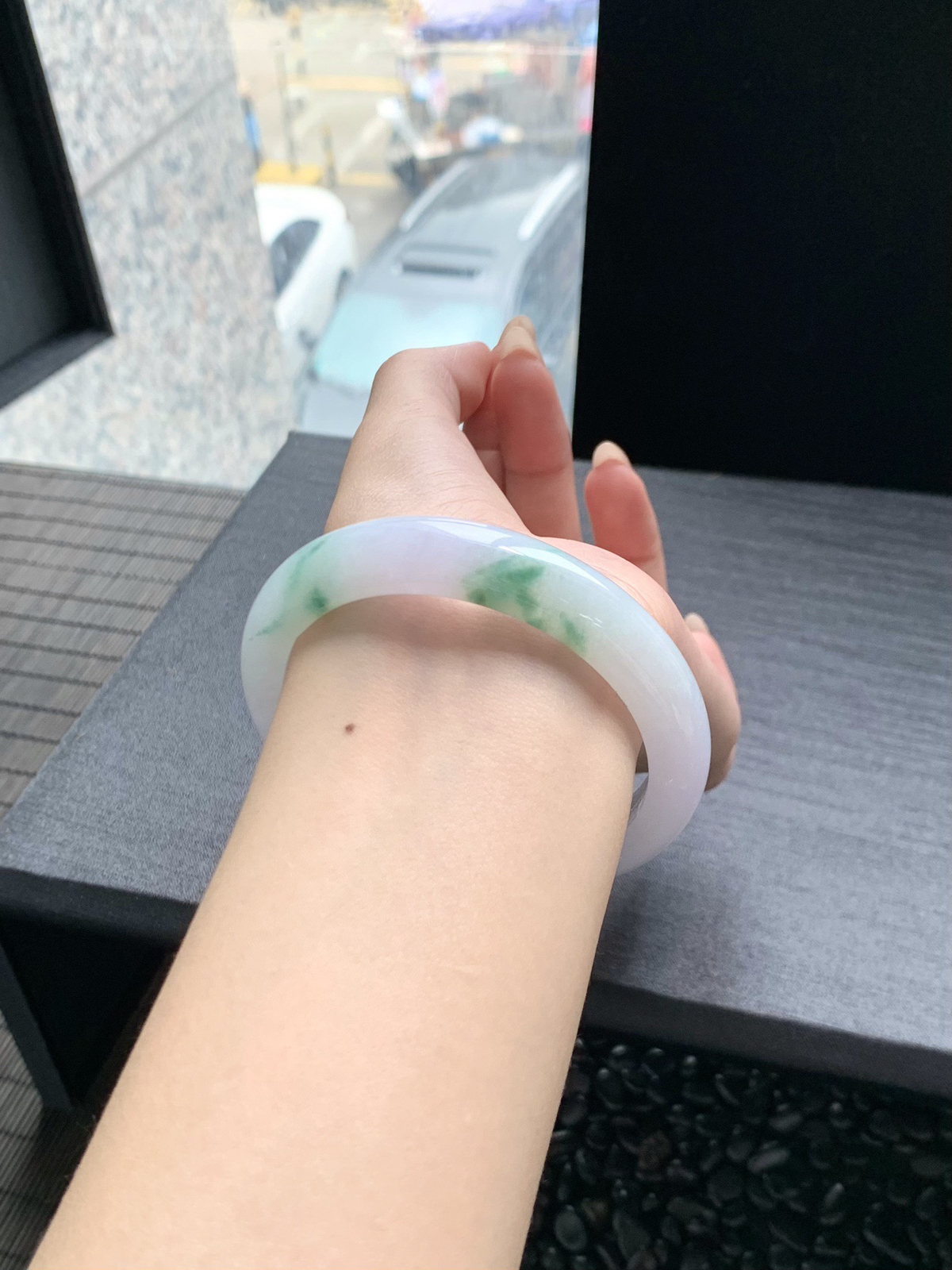 【冰飘花手镯】
天涯何处无芳草如花似梦 游于水中的花盛开绽放水上生花 宛如一幅完整的山水画卷
【尺寸】57-12-8mm