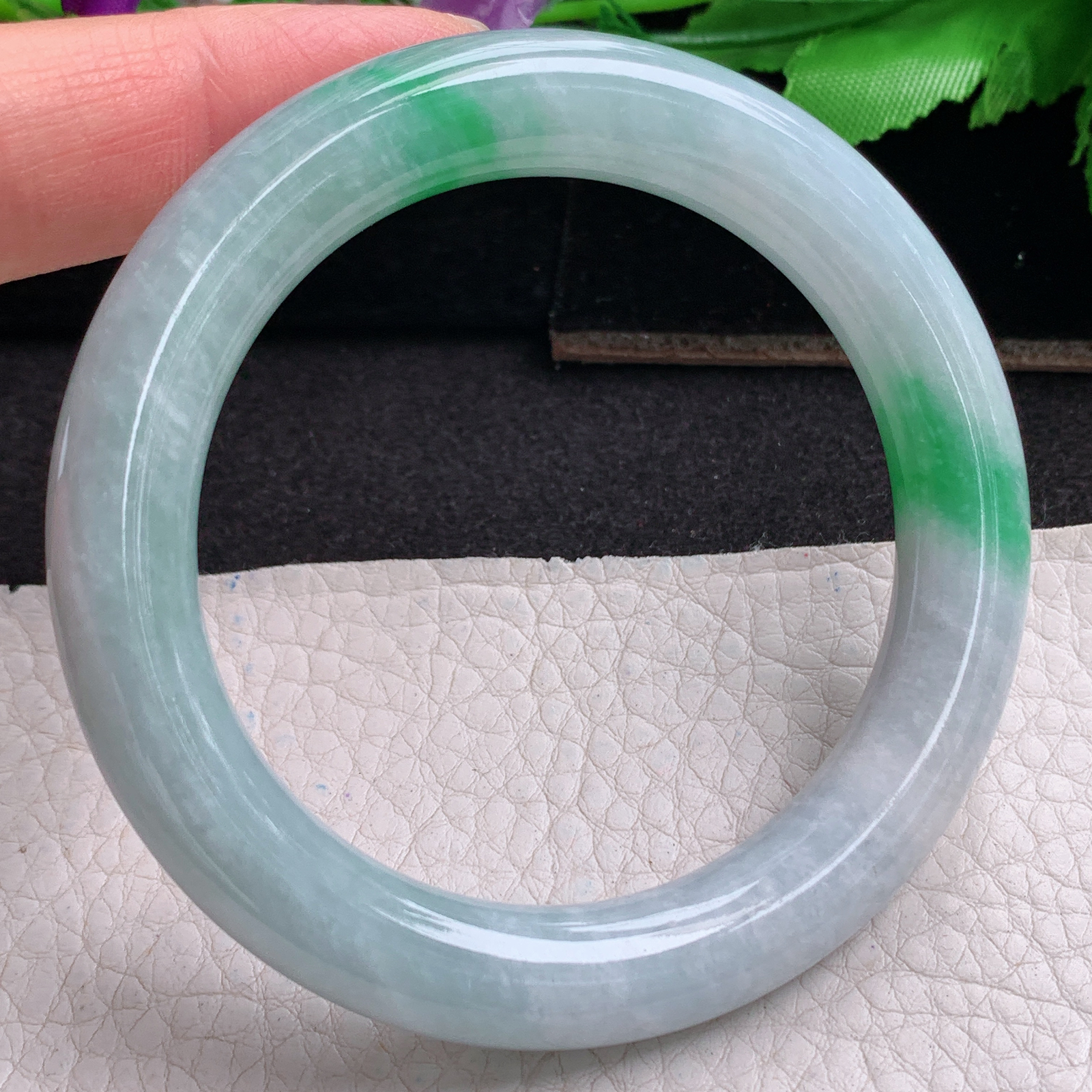 z实拍53.5*9.8*10美人镯 天然缅甸翡翠a货手镯飘绿圆条玉镯子