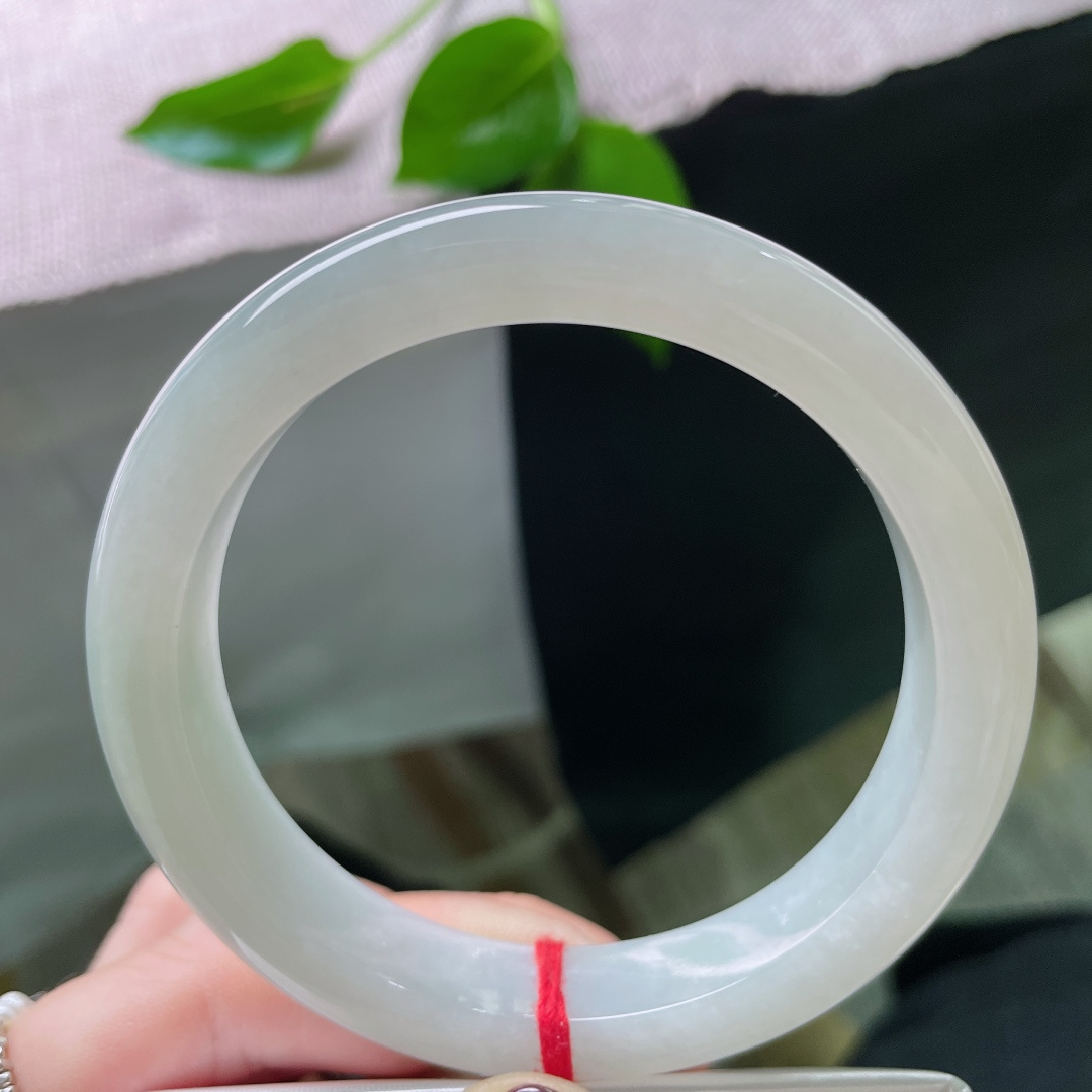 60.1/12.2/8.8淡绿底正圈，水润细腻，清雅大方，贵气，皮纹，ss48947a