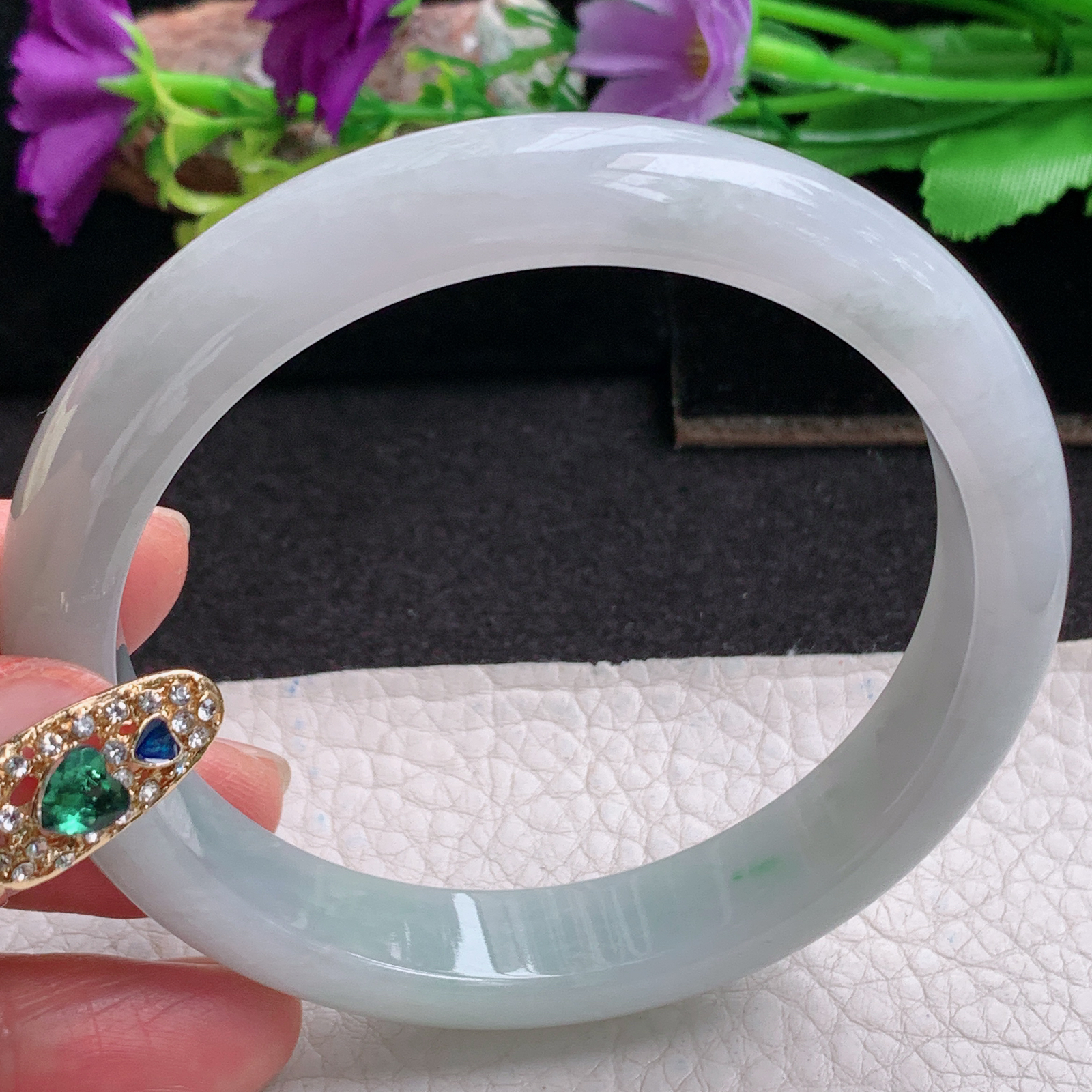 ll大圈口62*12*8平安镯 天然缅甸翡翠a货手镯浅绿大气正圈玉镯子