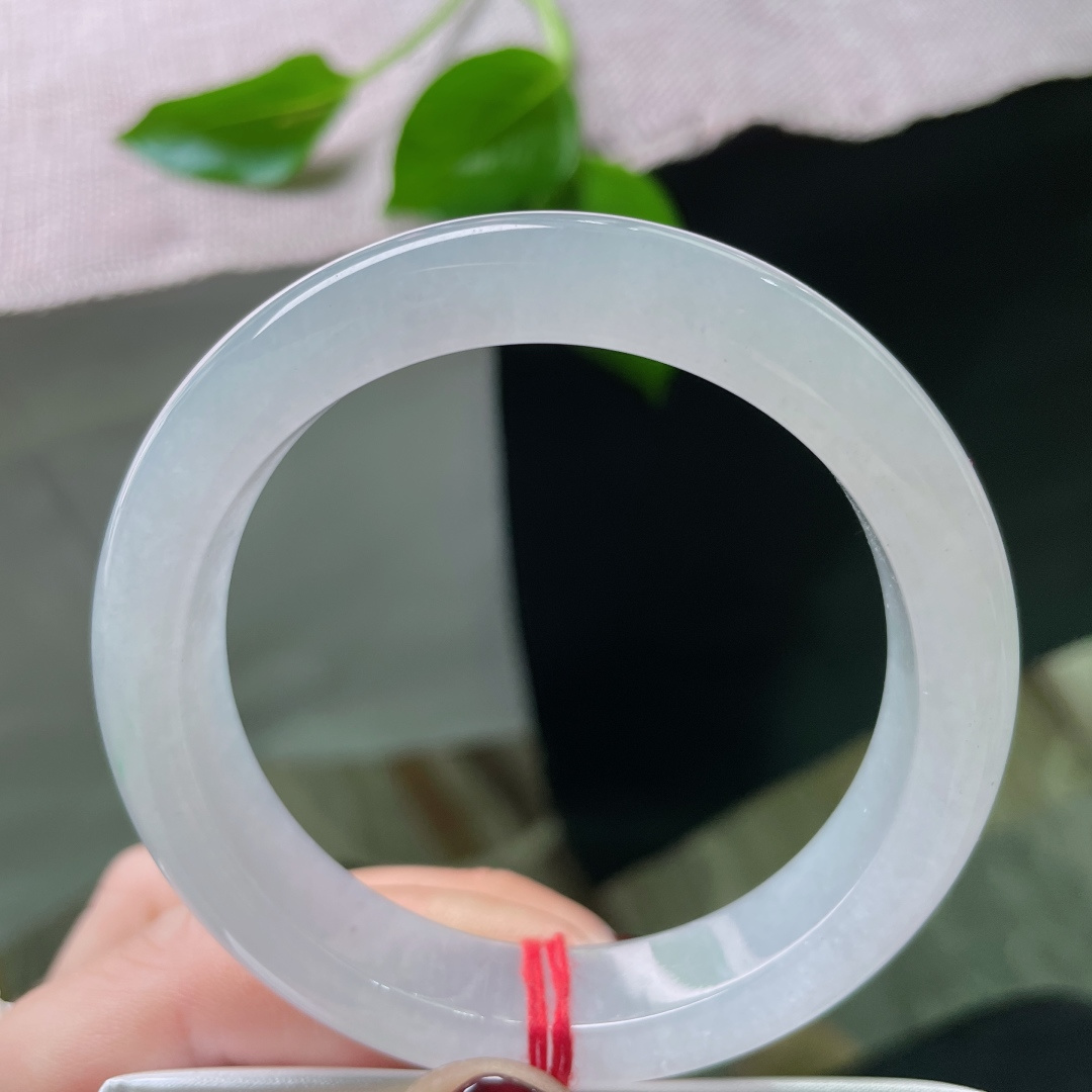 54.6/12/8.3，冰紫正圈，种老，晶莹剔透，带着亘古的寒与光，腕上生烟，ss49459a