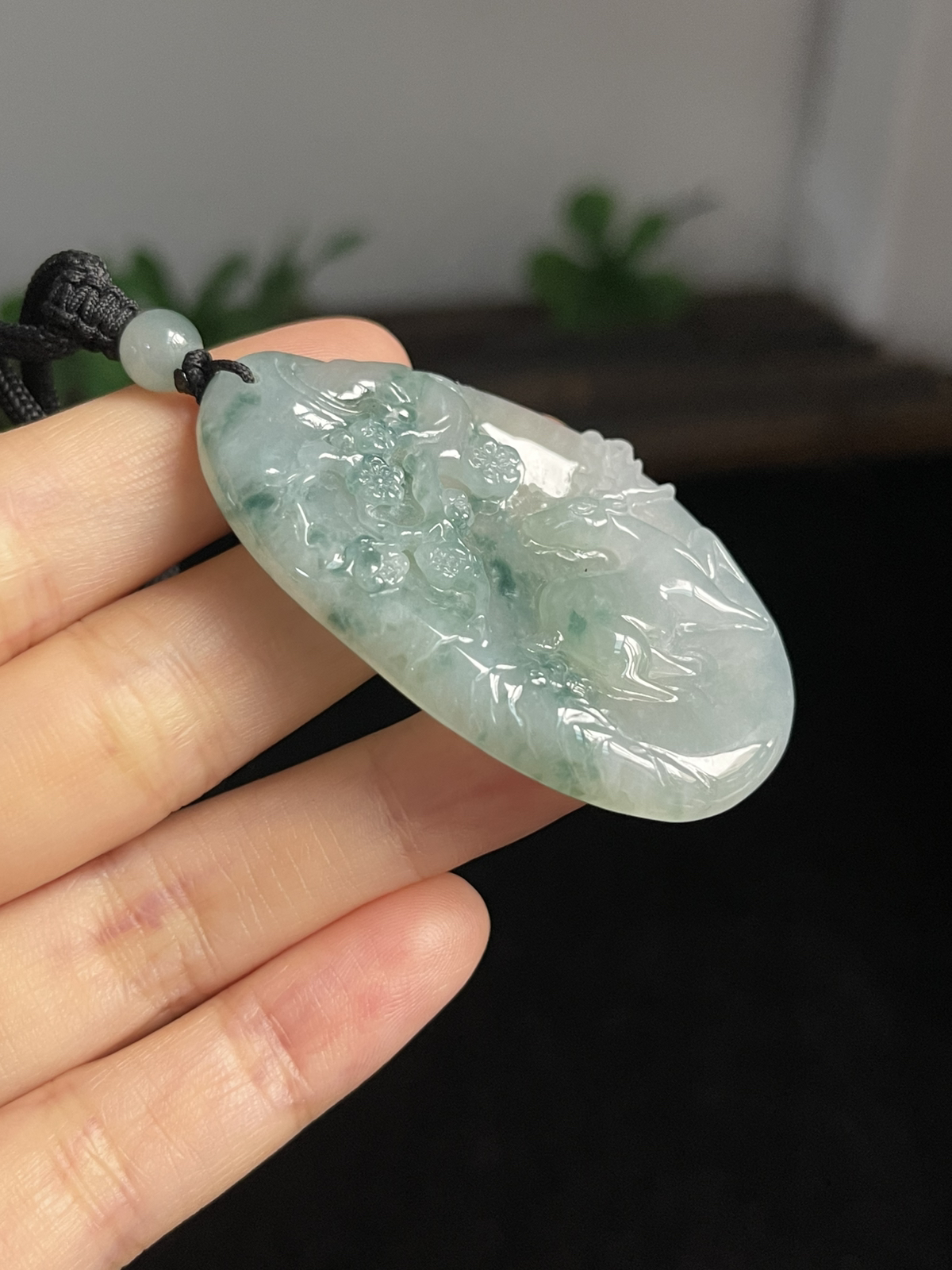 翡翠吊坠，配珠未测