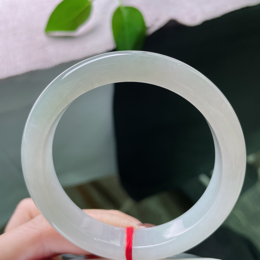 58.2/12.1/8.5，冰晴底正圈，种老，清透泛光，一镯上手，温柔了岁岁年年，ss48483a