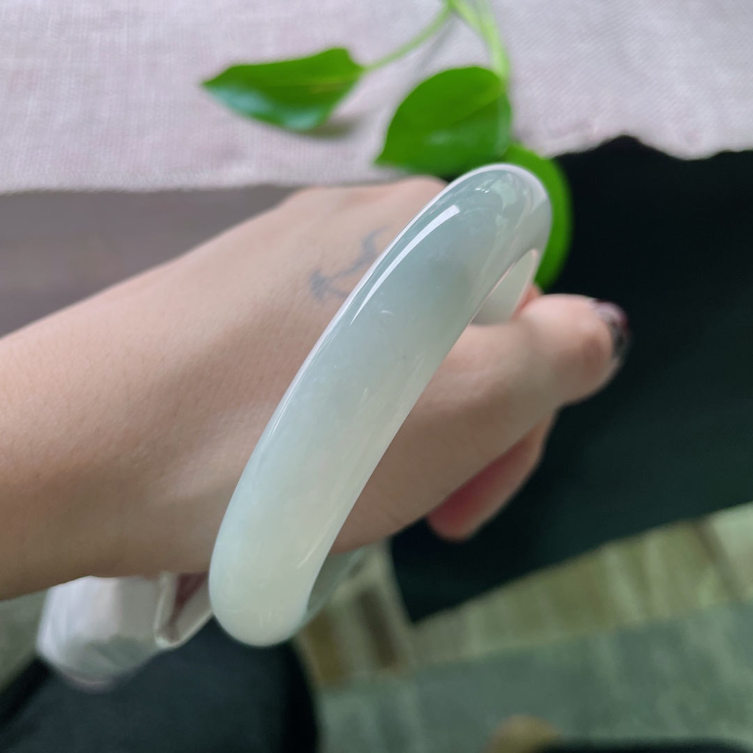 59.6/12.6/8.8，淡绿底正圈，素净，清风徐来，水波不兴。皮纹，ss49695a