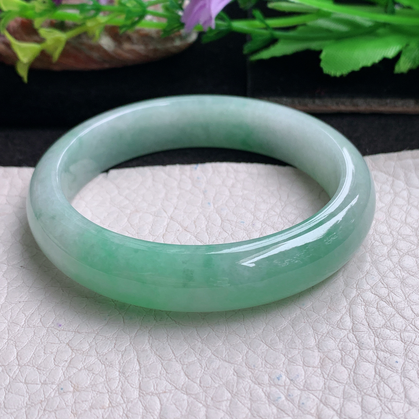 js实拍55*12.3*7.5 平安镯 天然翡翠a货手镯胶感辣鸡飘绿正圈玉镯子