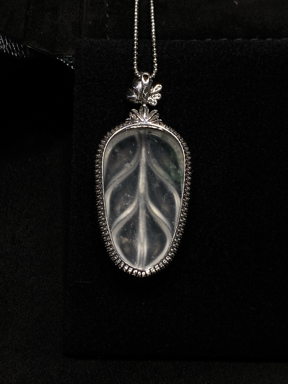 🤍冰飘花·叶子

冰种的莹润，飘花的雅致，全融在这枚金枝玉叶里