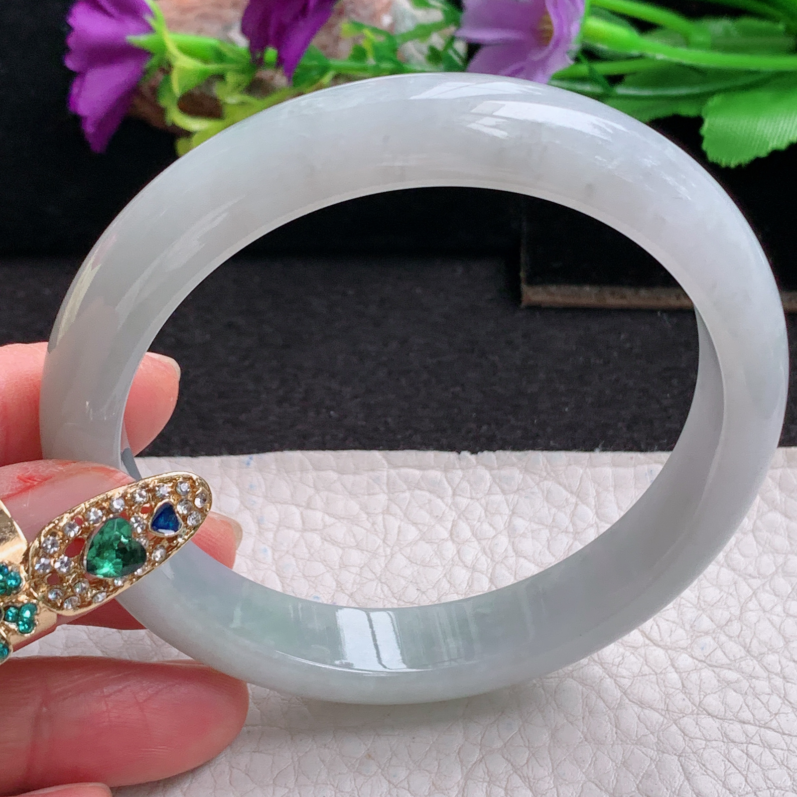 ll大圈口62*12*8平安镯 天然缅甸翡翠a货手镯浅绿大气正圈玉镯子