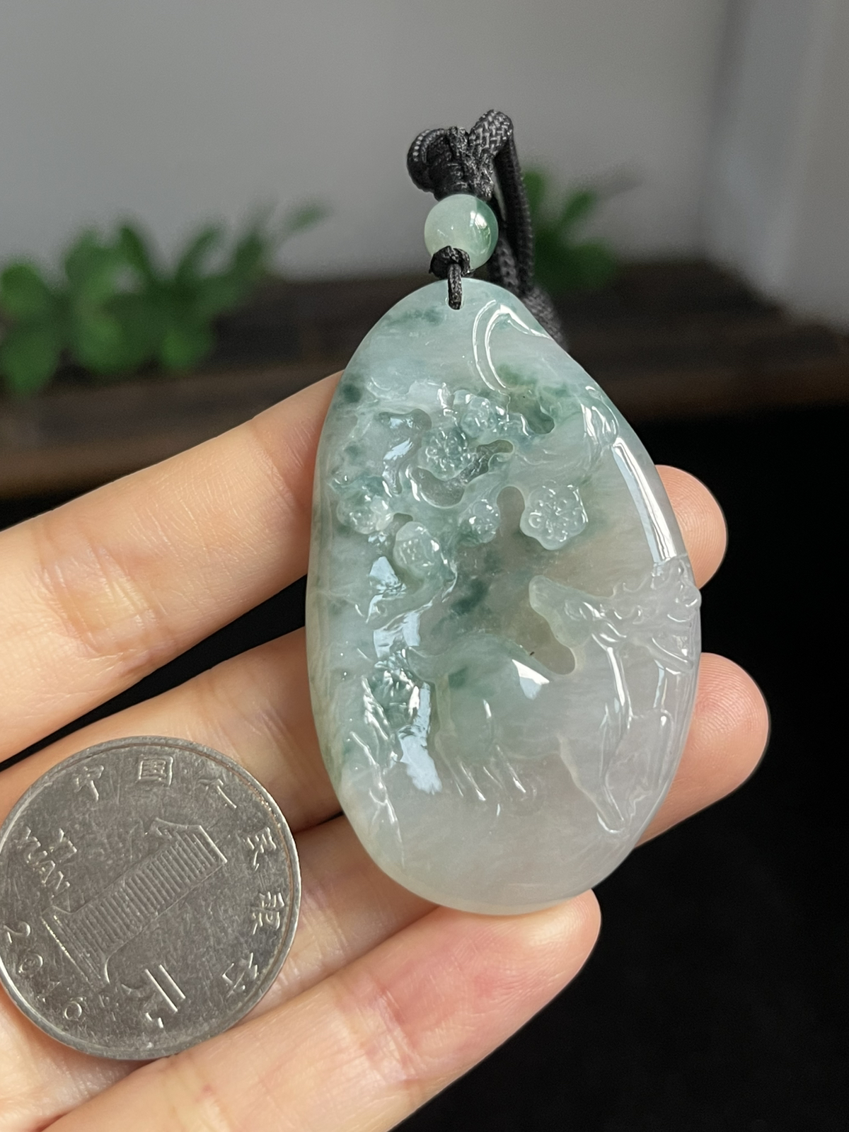 翡翠吊坠，配珠未测