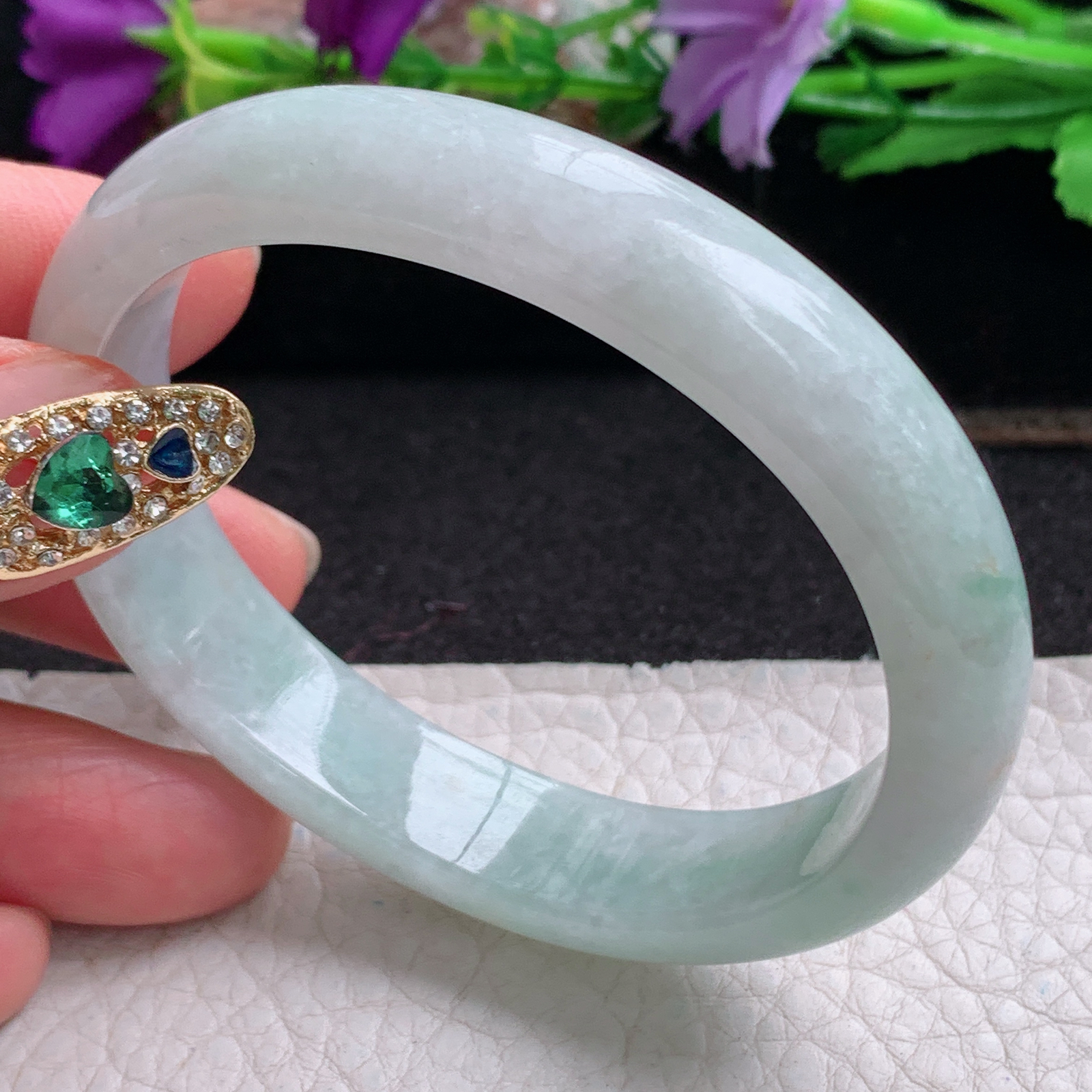 ll清新款55*47*12*7贵妃镯 天然缅甸翡翠a货手镯浅绿蛋形玉镯子