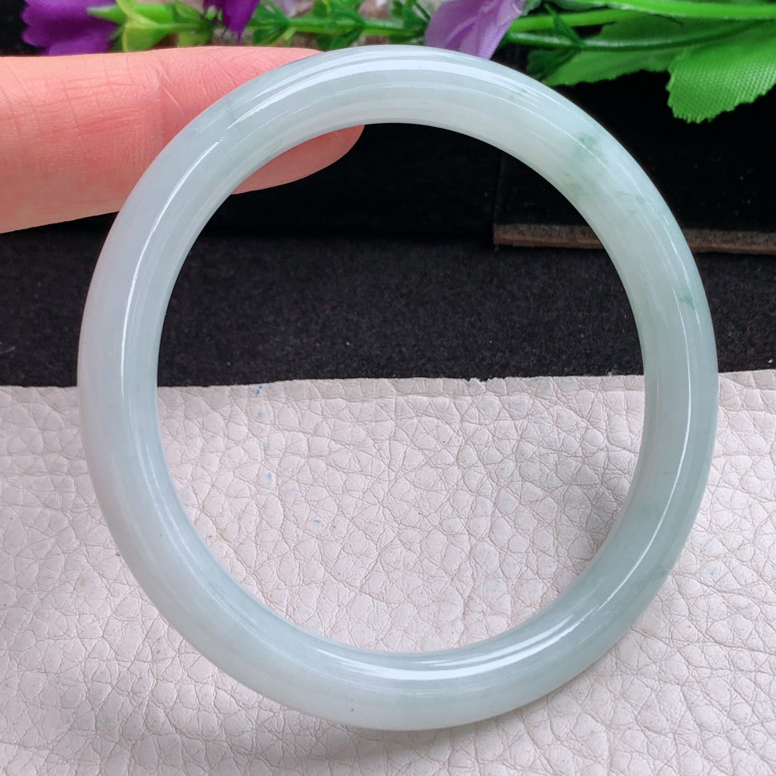 xx实拍57*8美人镯 天然缅甸翡翠a货手镯飘花圆条美人镯