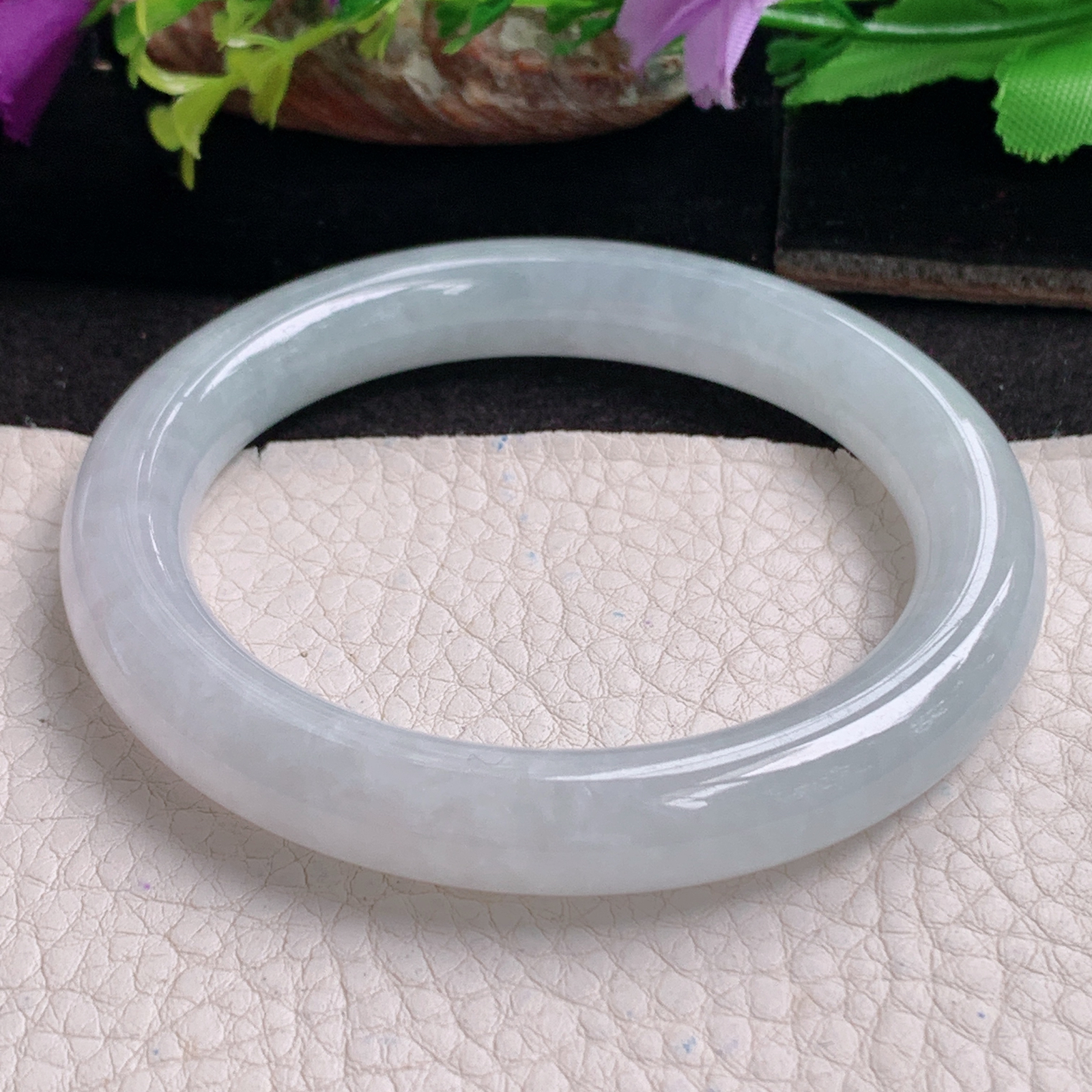 js实拍56*10*9.6美人镯 天然缅甸翡翠a货手冰纯白月光圆条玉镯子