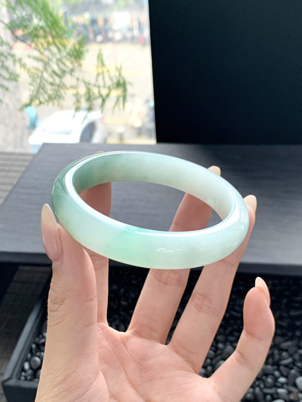 【宽版半山水手镯】
子规声里雨如烟湖水清清 宛如身临其境 一片安宁祥和之美
【尺寸】58-13-7.5mm