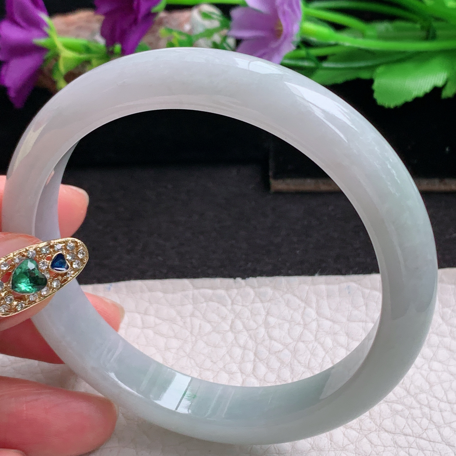 ll大圈口62*12*8平安镯 天然缅甸翡翠a货手镯浅绿大气正圈玉镯子