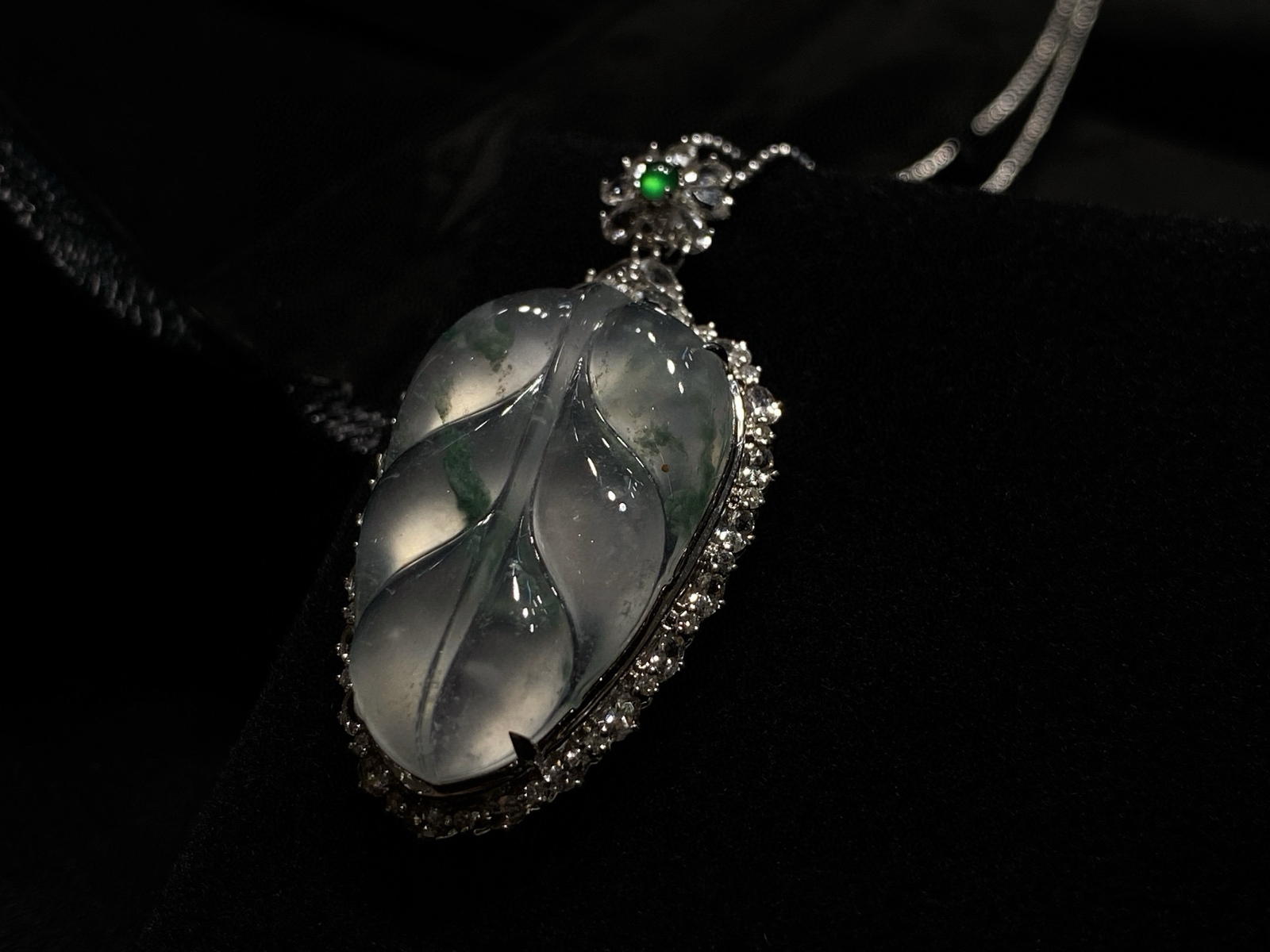 🤍冰飘花·叶子

冰种的透撞上飘花的柔，金枝玉叶的氛围感拉满了