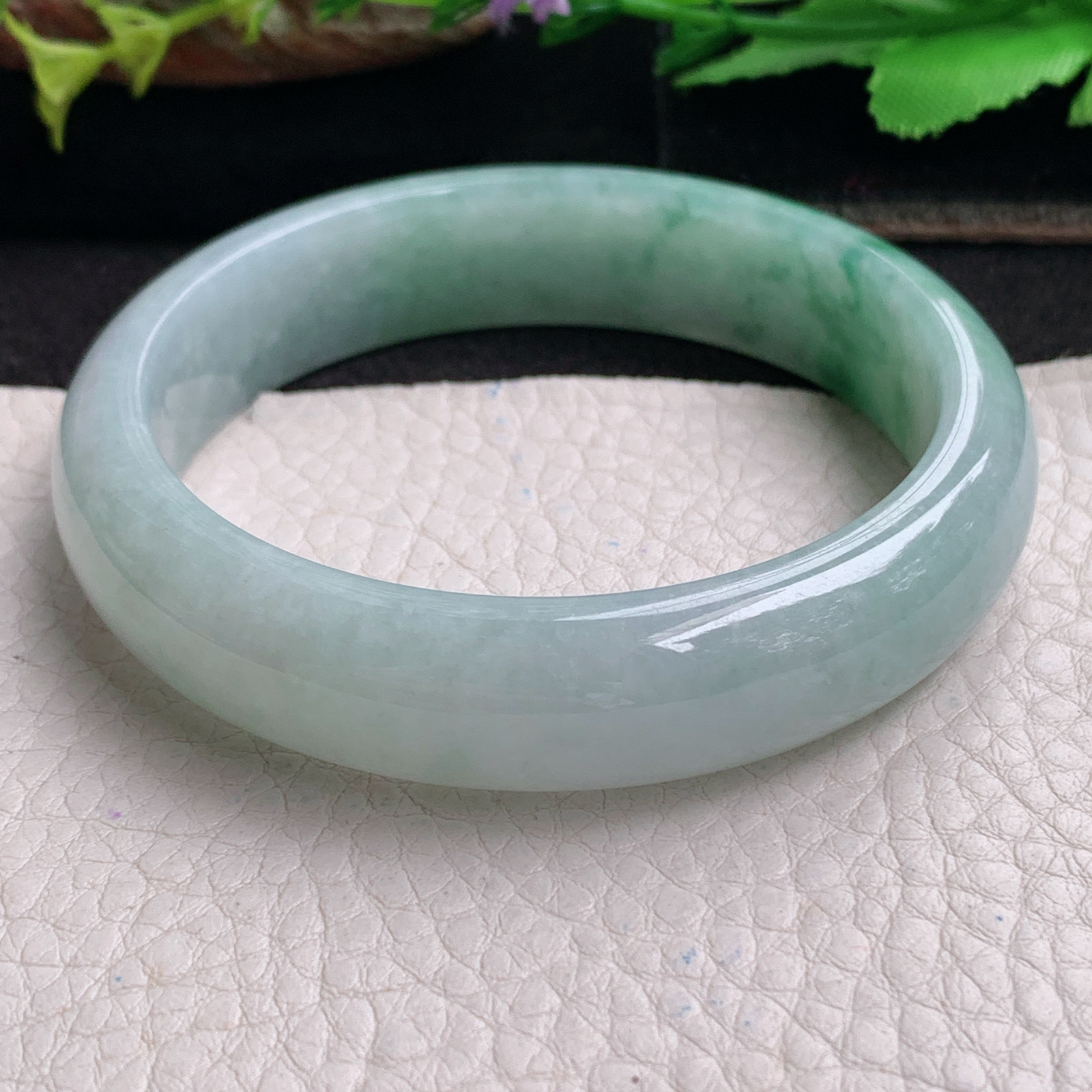 js实拍58*14*7.5平安镯 天然翡翠a货手镯胶感飘花正圈玉镯子