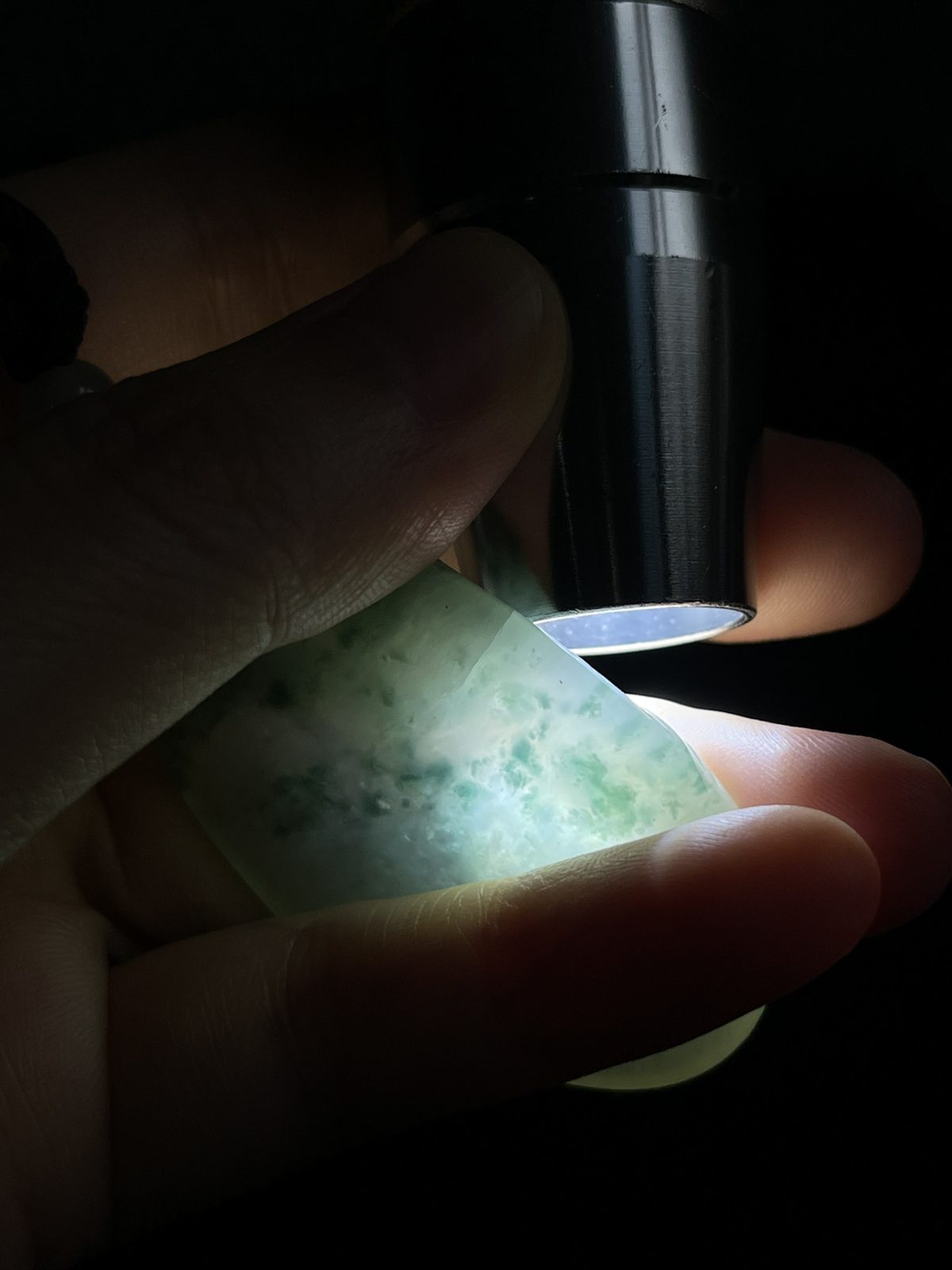 翡翠吊坠，配珠未测