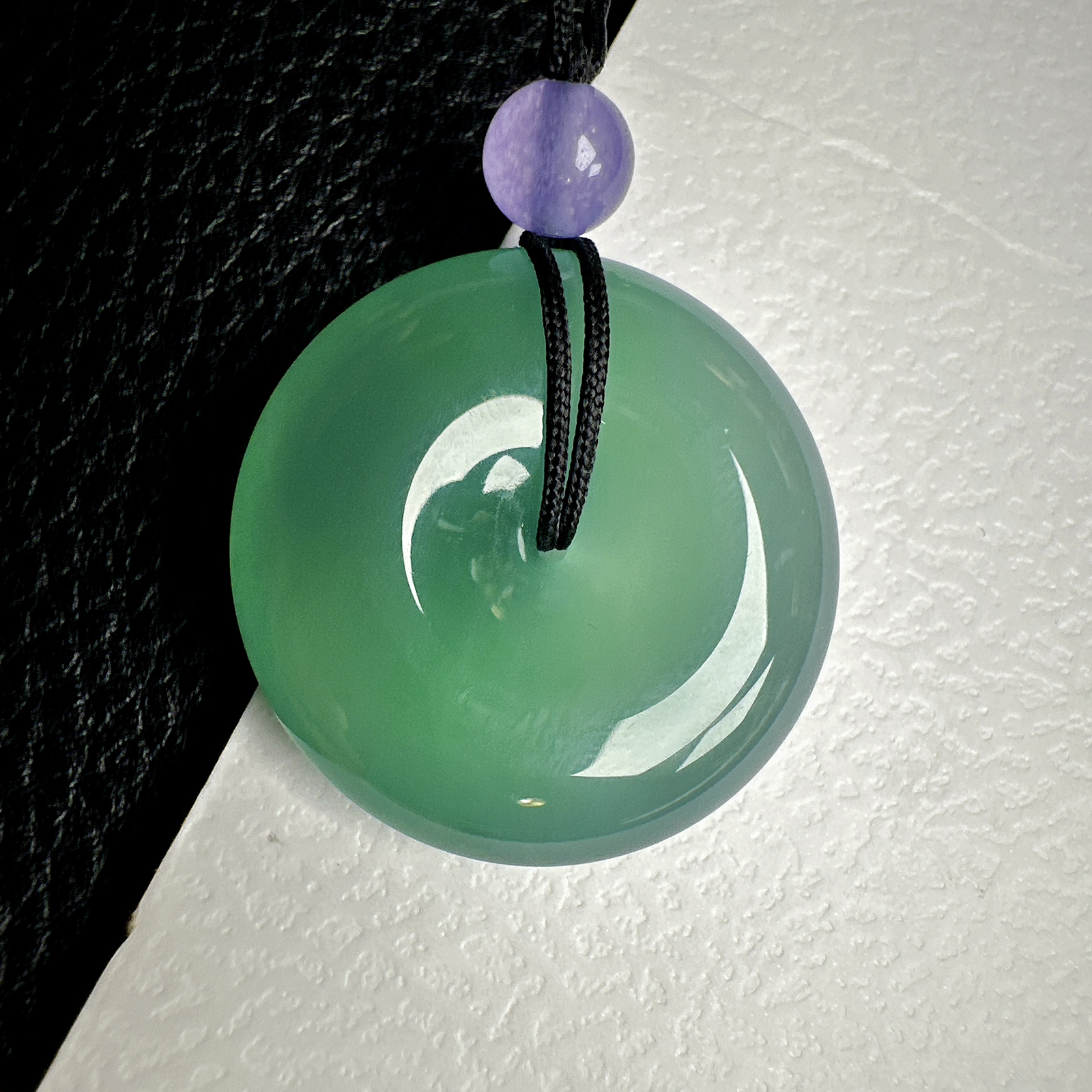 【冰种晴绿平安扣】质地细腻，品质很好，冰感十足，胶感明显，收藏品质