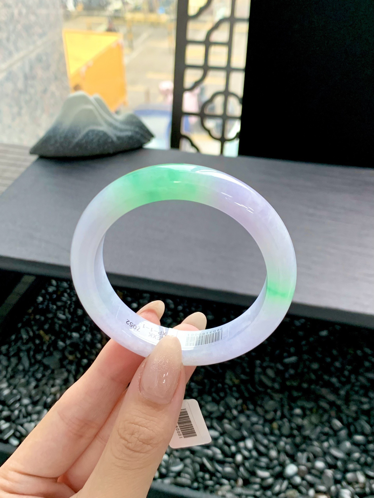 【冰浓春彩手镯】
闻道春还未相识🪸专属你的浪漫童话 翡翠不语 却醉抚人心让人看了就会不自觉的心生欢喜
【尺寸】52-12-8mm