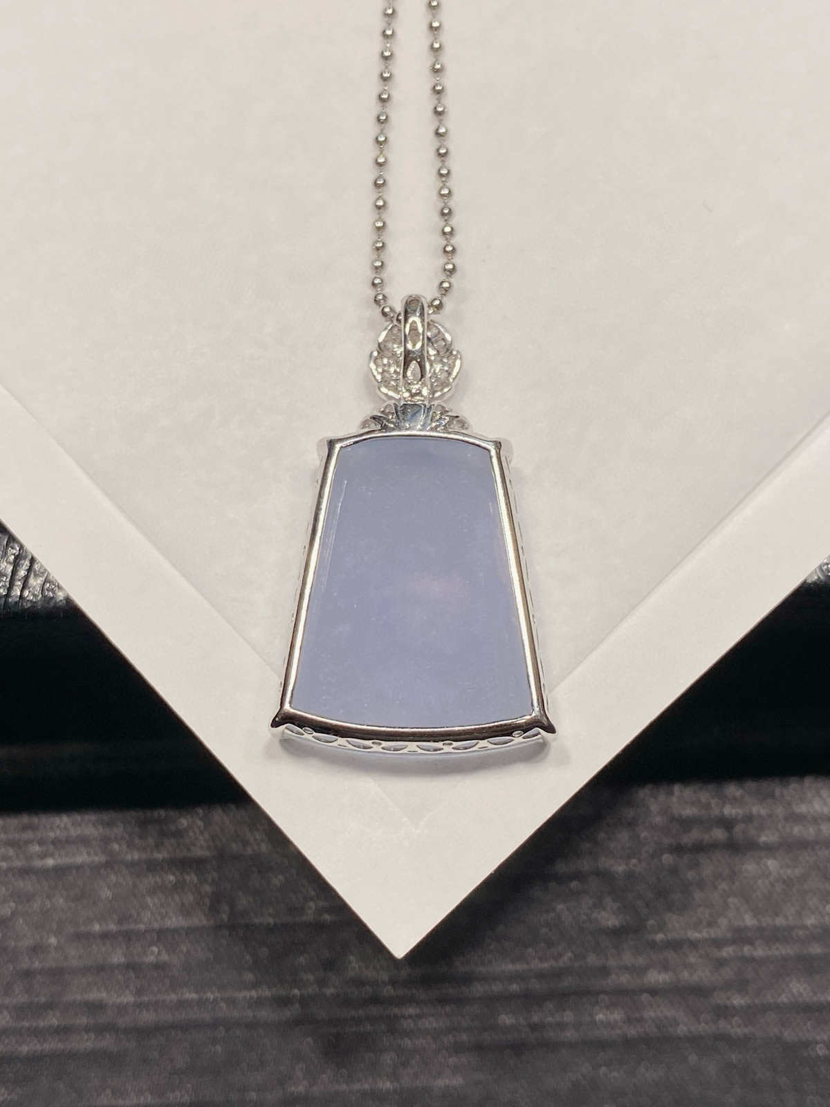 紫罗兰·无事牌

紫得温柔，厚得扎实，大气又耐看