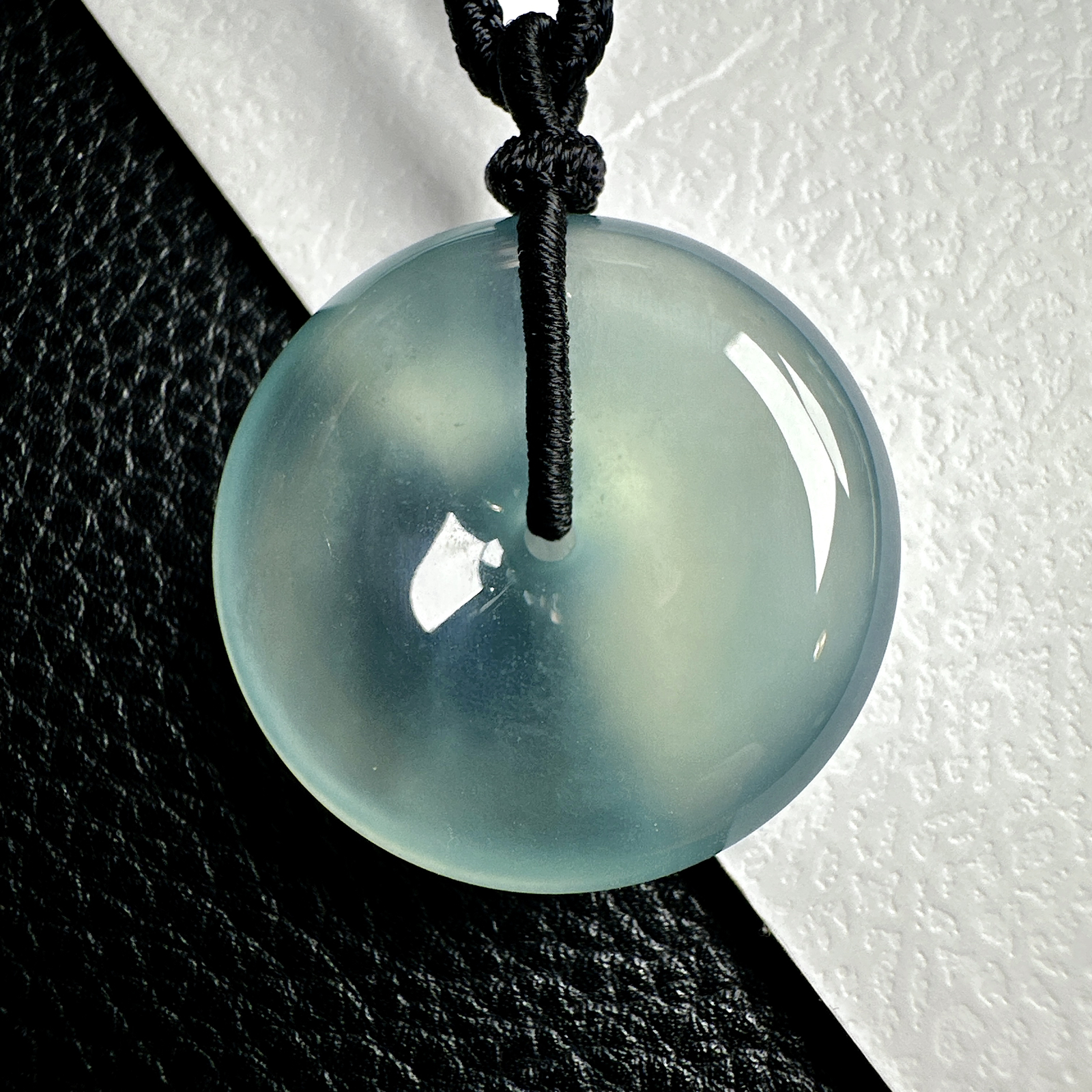 【冰种天空蓝平安扣】质地非常细腻干净，冰润十足，种老冰透，收藏品质