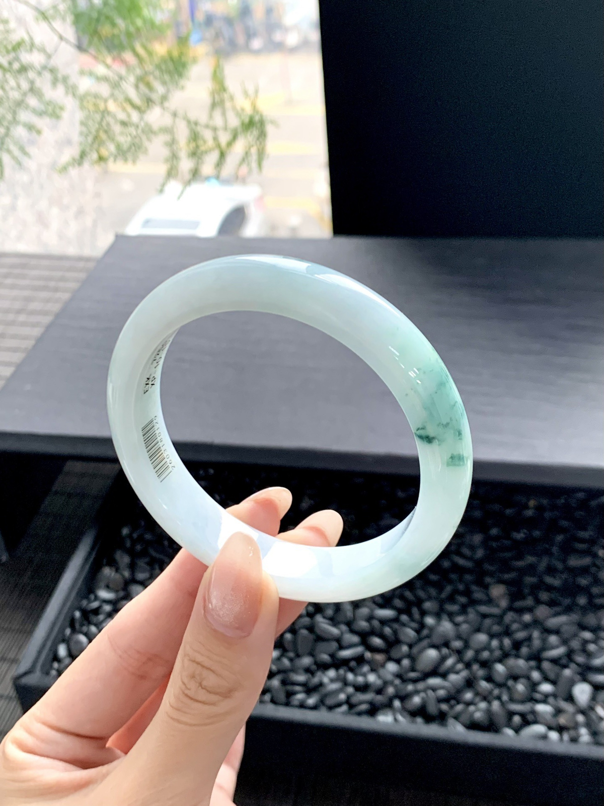 【冰飘花手镯】
清爽花色灵动而飘渺，勾勒出一副唯美诗意的山水意境画，古典优雅又秀气
【尺寸】56-12-8mm