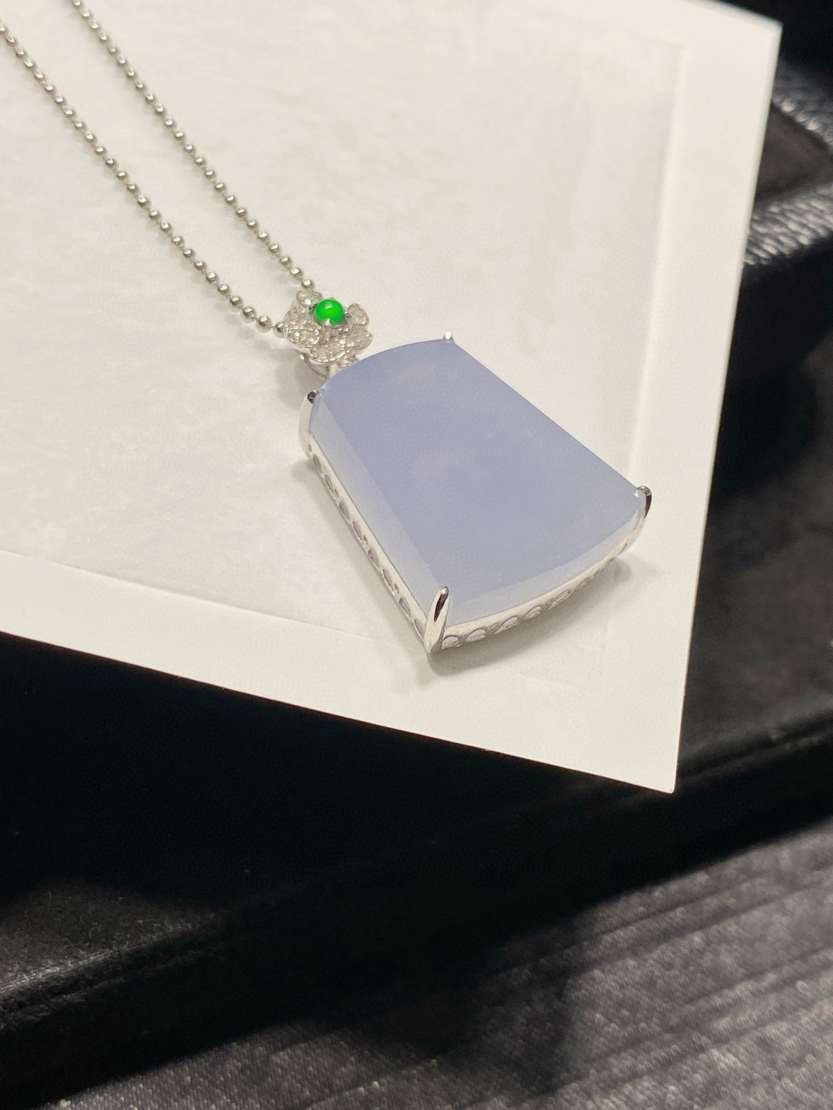 紫罗兰·无事牌

紫得温柔，厚得扎实，大气又耐看