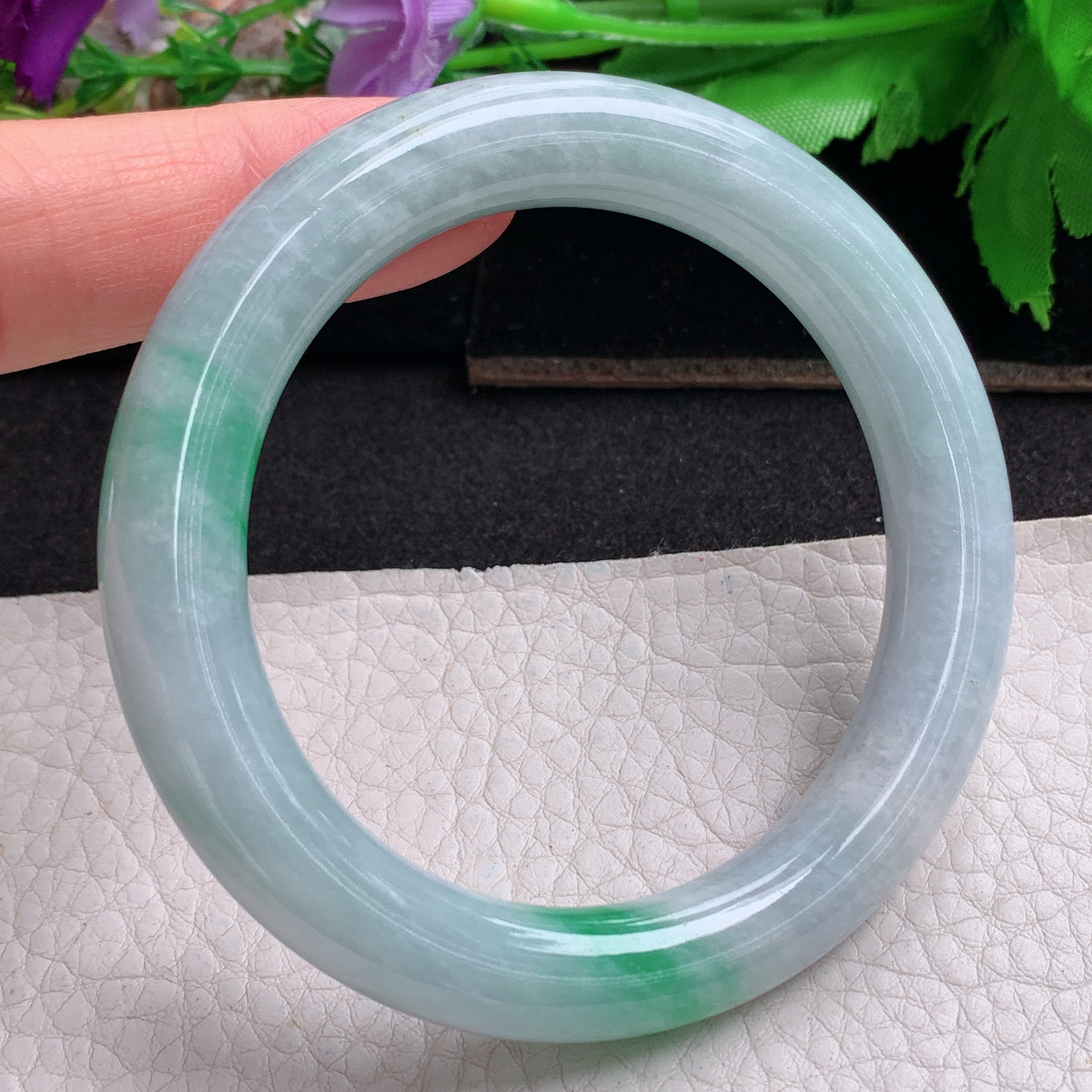 z实拍53.5*9.8*10美人镯 天然缅甸翡翠a货手镯飘绿圆条玉镯子